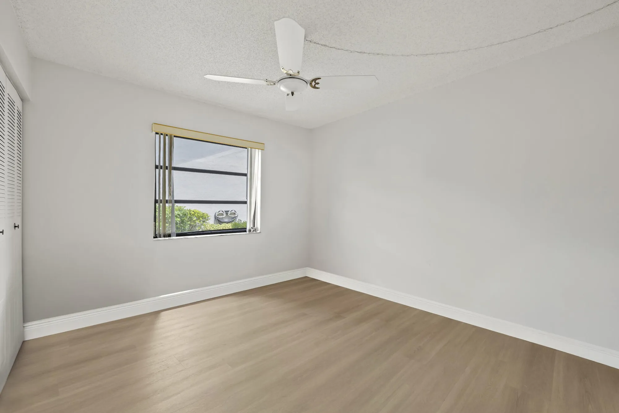 Property Slideshow image 20 of 39 | 6370 lakemont cir, Greenacres, FL, 33463