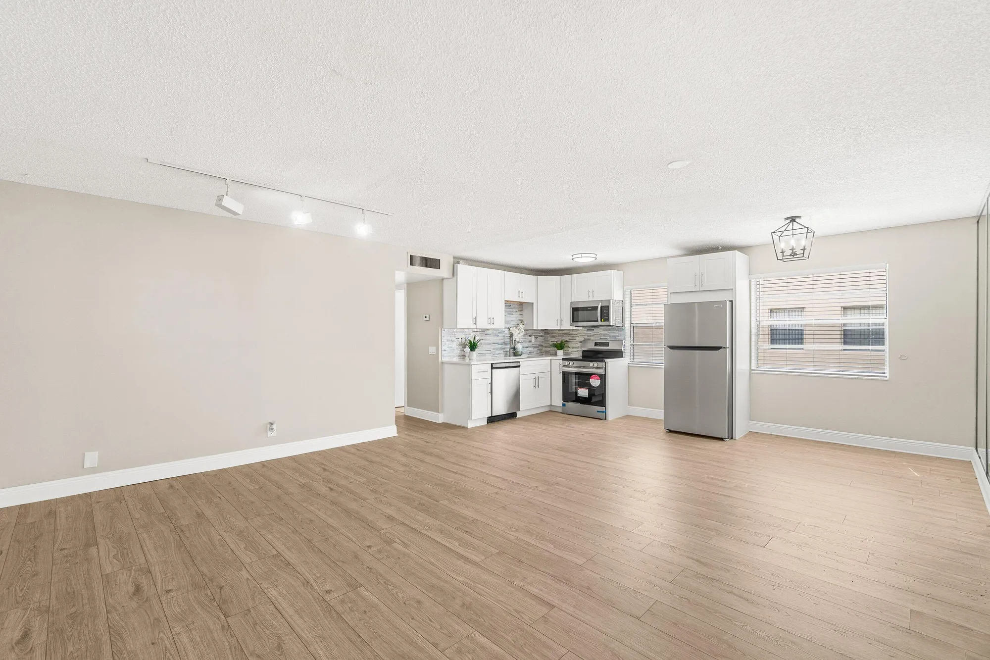 Property Slideshow image 12 of 38 | 222 piedmont e unit e, Delray Beach, FL, 33484