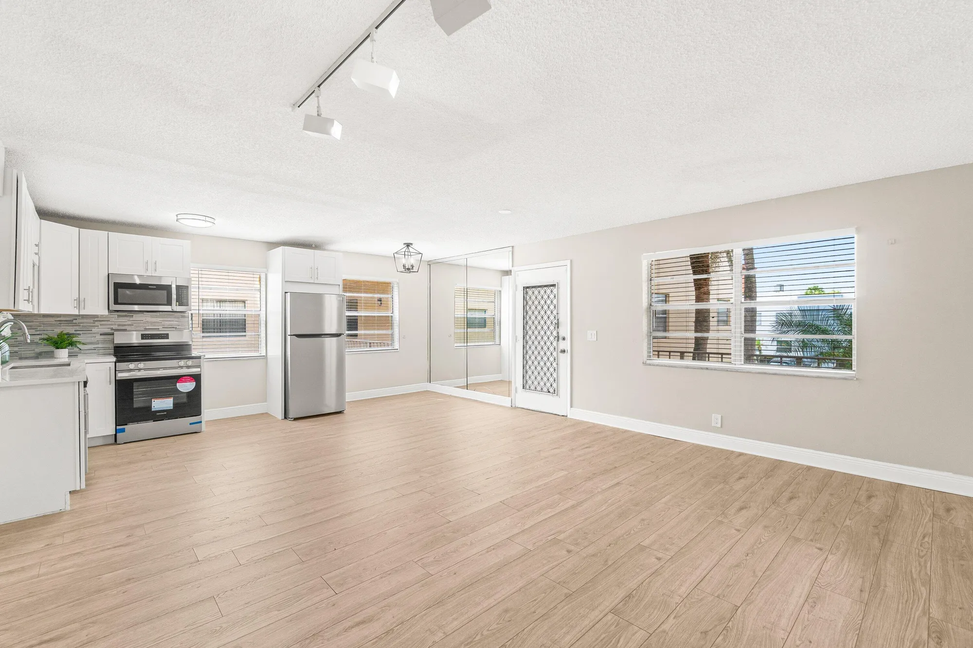 Property Slideshow image 13 of 38 | 222 piedmont e unit e, Delray Beach, FL, 33484