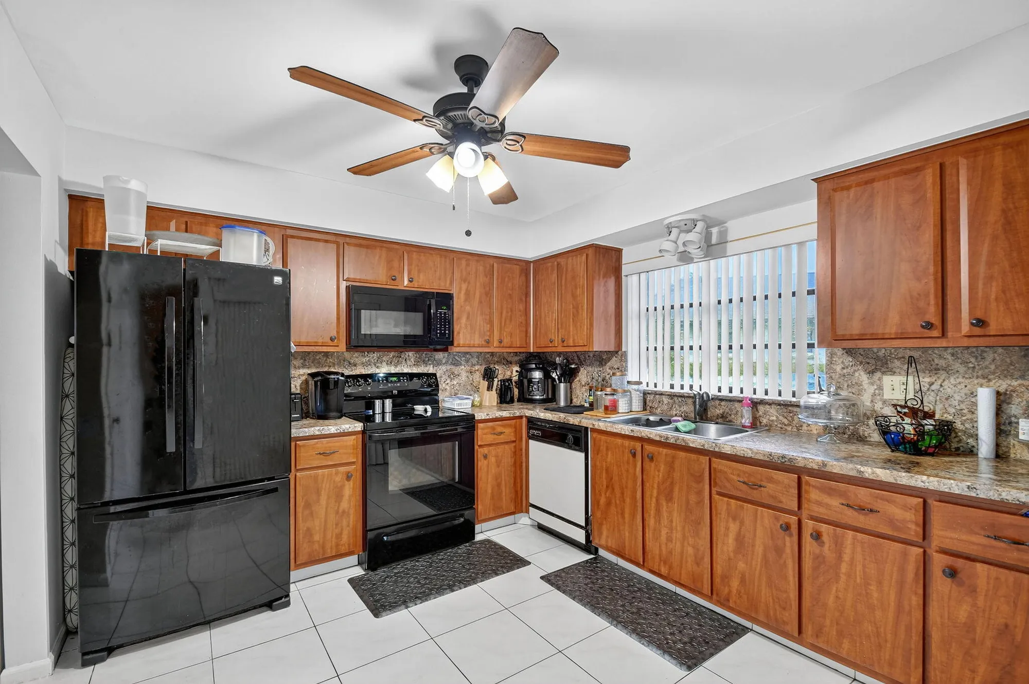 Property Slideshow image 18 of 45 | 4768 storkwood ter b, Boynton Beach, FL, 33436