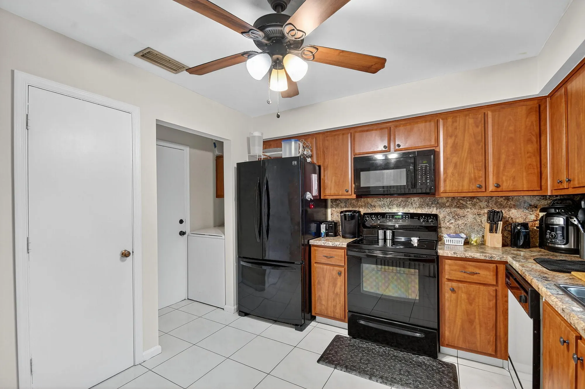 Property Slideshow image 19 of 45 | 4768 storkwood ter b, Boynton Beach, FL, 33436