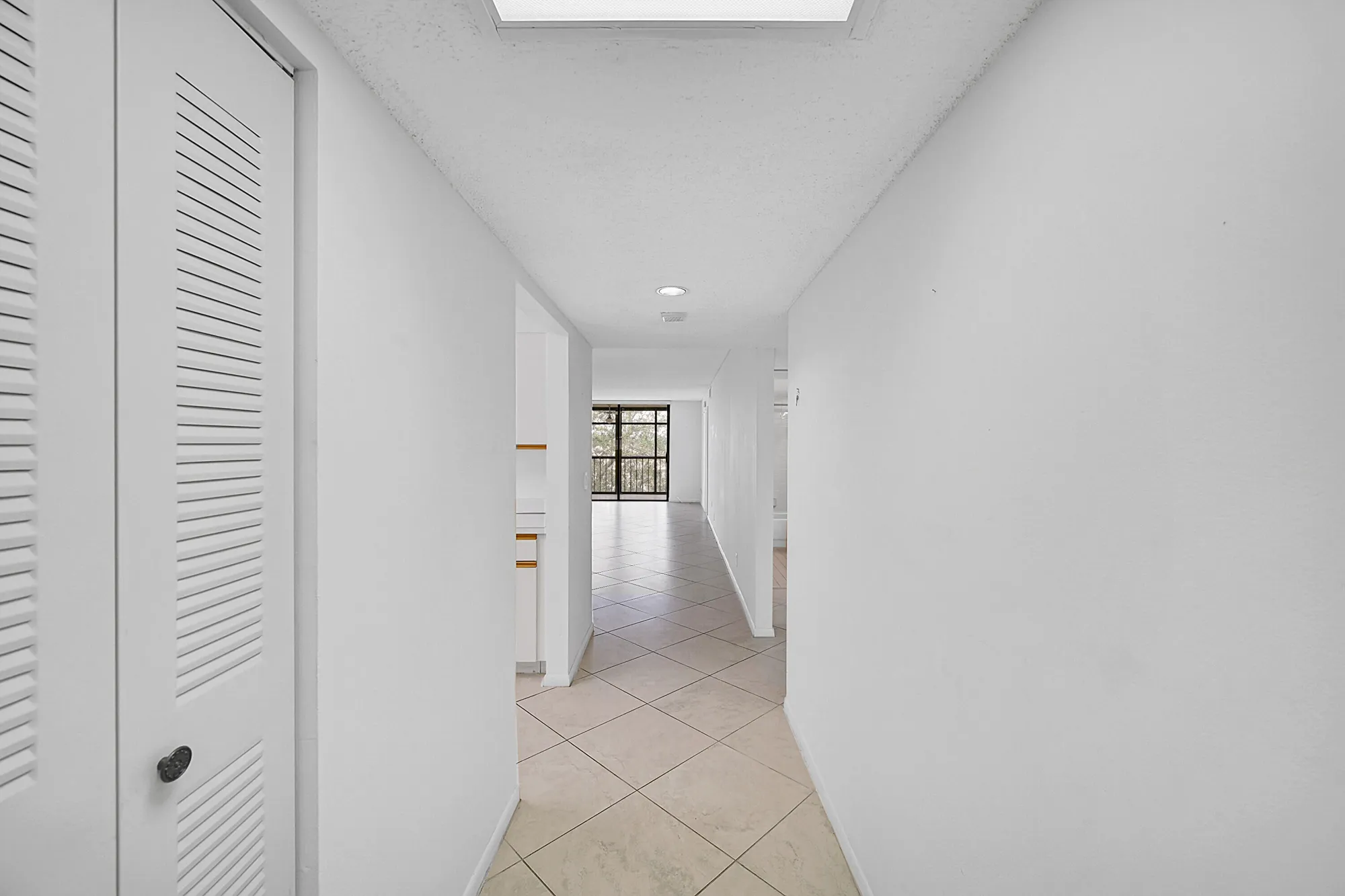 Property Slideshow image 9 of 42 | 4725 lucerne lakes blvd 411, Lake Worth, FL, 33467