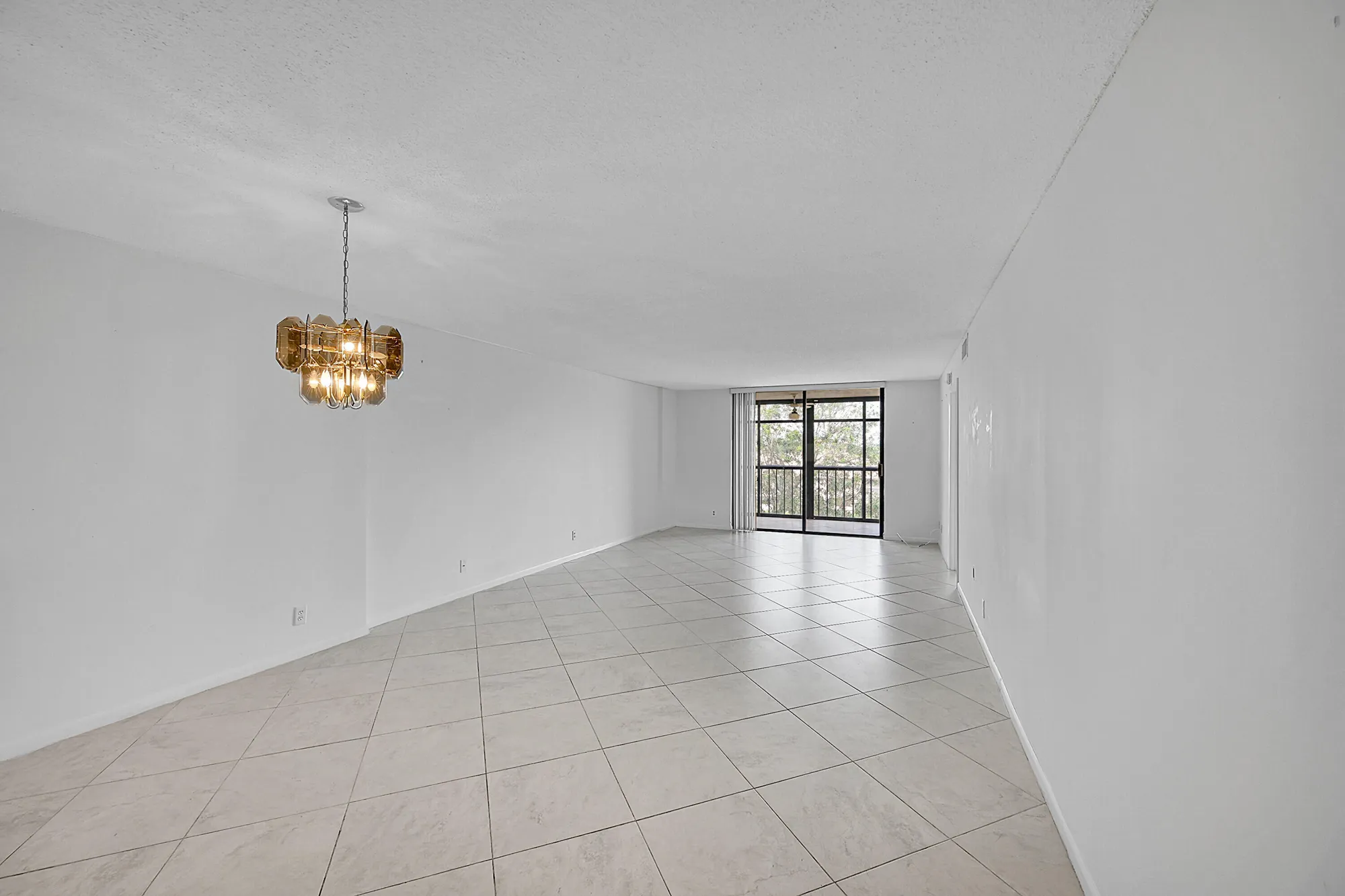 Property Slideshow image 11 of 42 | 4725 lucerne lakes blvd 411, Lake Worth, FL, 33467