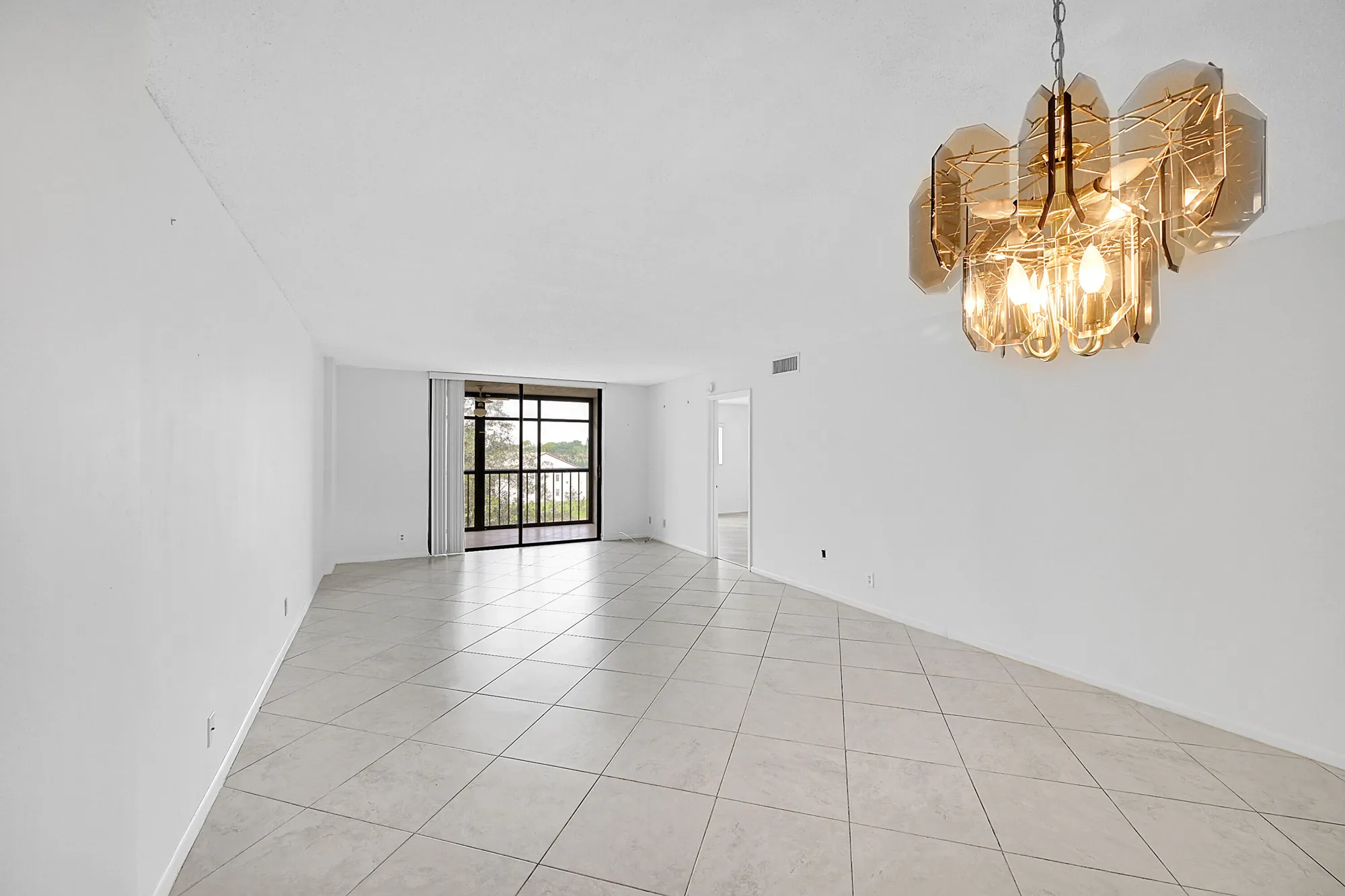 Property Slideshow image 12 of 42 | 4725 lucerne lakes blvd 411, Lake Worth, FL, 33467
