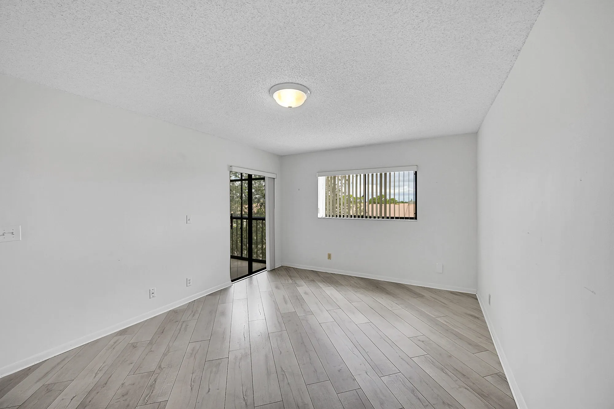 Property Slideshow image 20 of 42 | 4725 lucerne lakes blvd 411, Lake Worth, FL, 33467