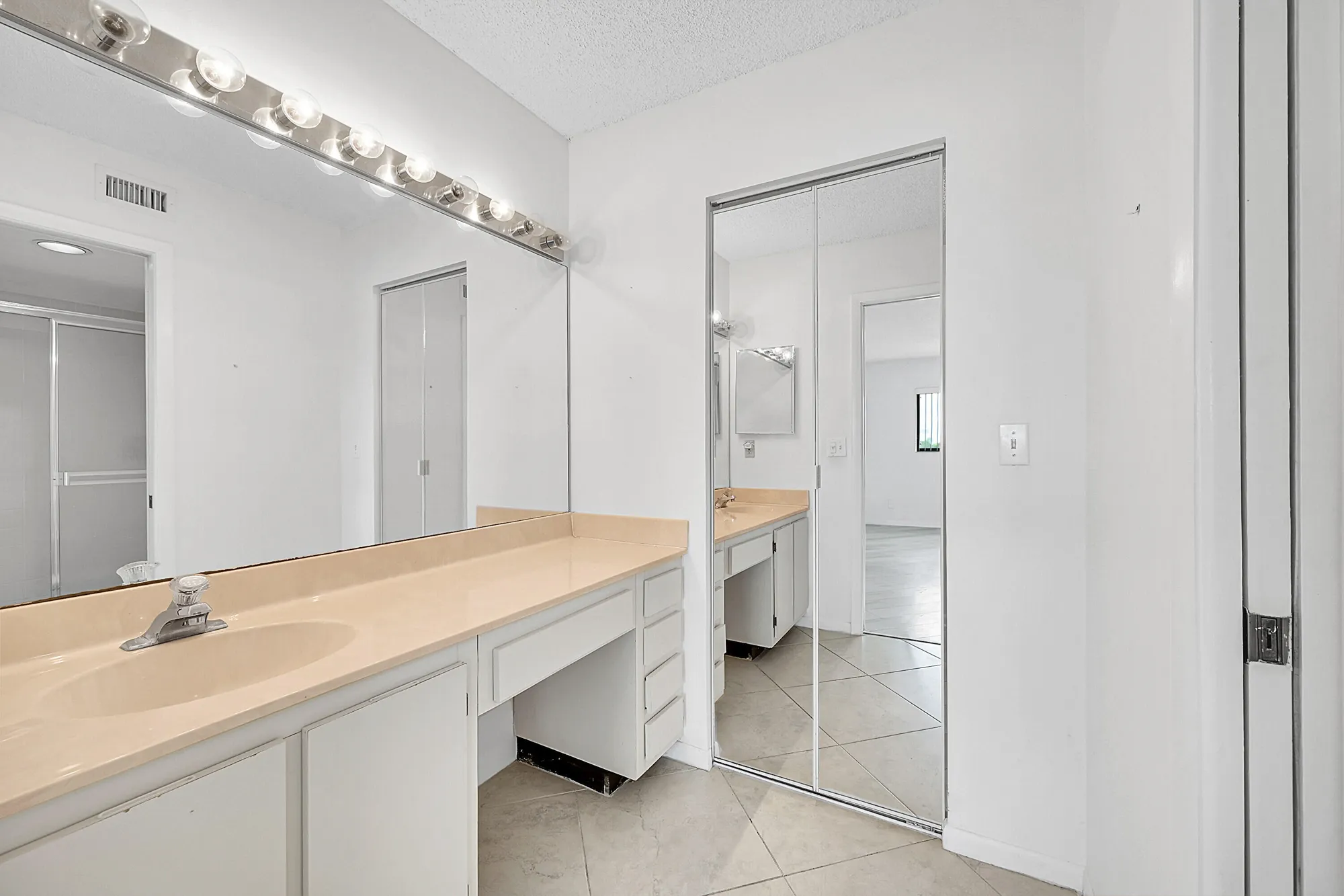 Property Slideshow image 17 of 42 | 4725 lucerne lakes blvd 411, Lake Worth, FL, 33467