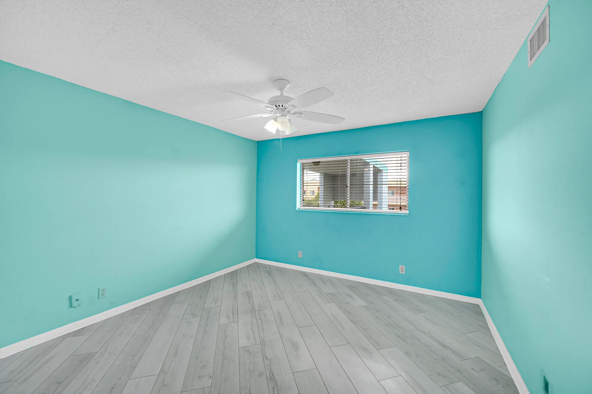 Property Slideshow image 24 of 42 | 4725 lucerne lakes blvd 411, Lake Worth, FL, 33467