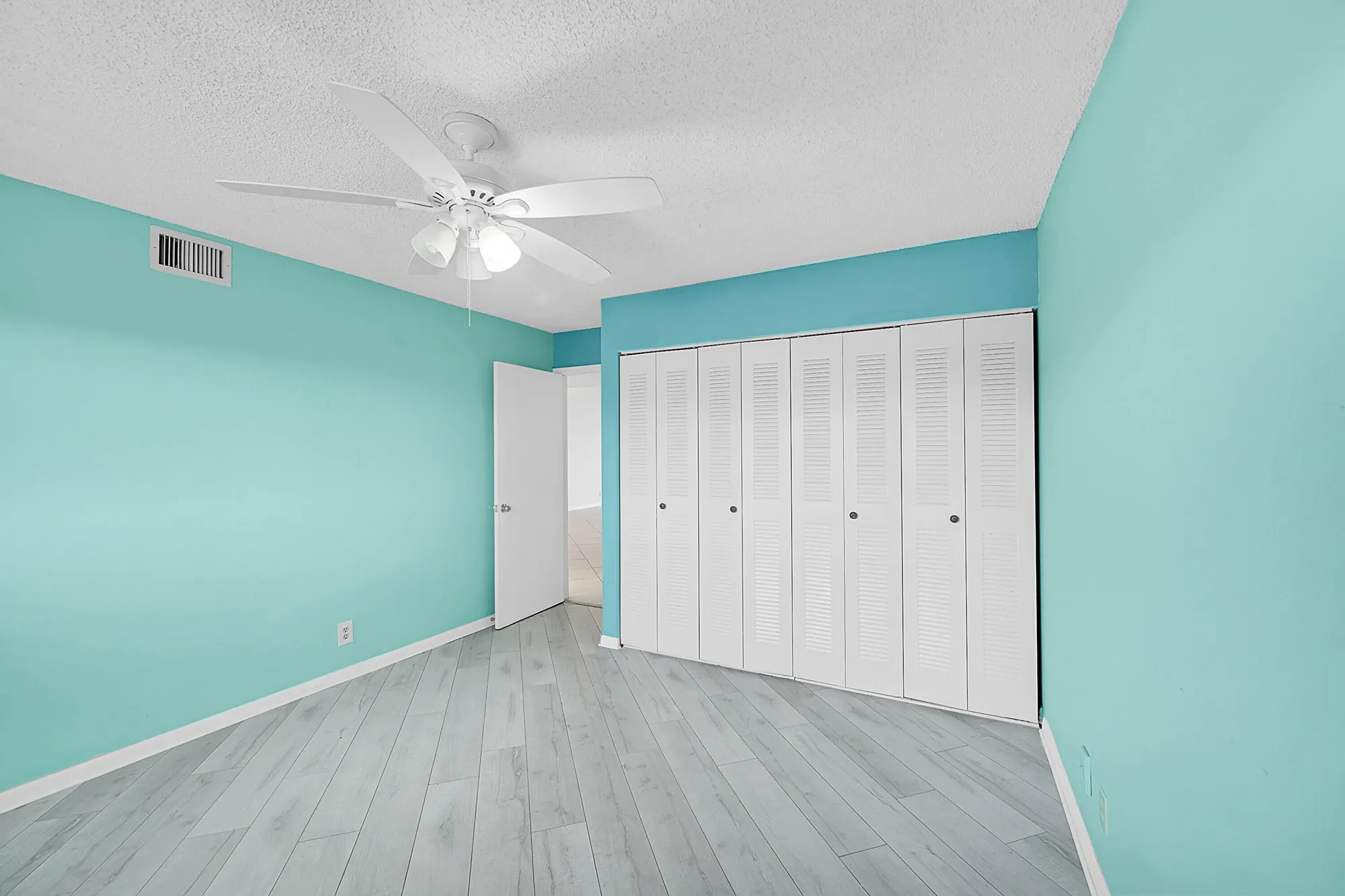 Property Slideshow image 25 of 42 | 4725 lucerne lakes blvd 411, Lake Worth, FL, 33467