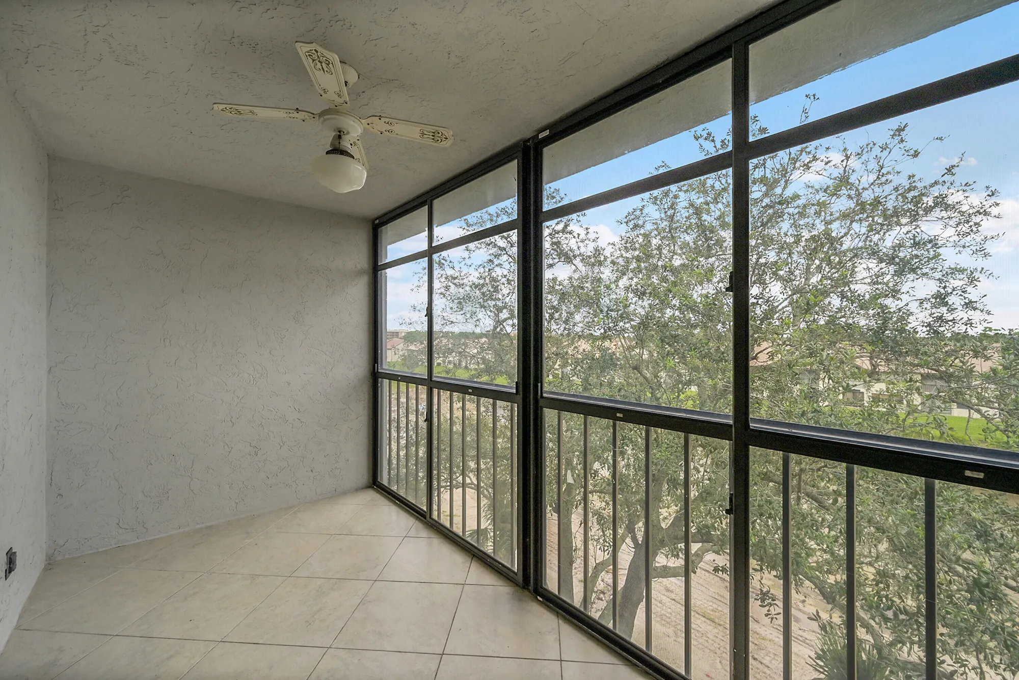 Property Slideshow image 29 of 42 | 4725 lucerne lakes blvd 411, Lake Worth, FL, 33467