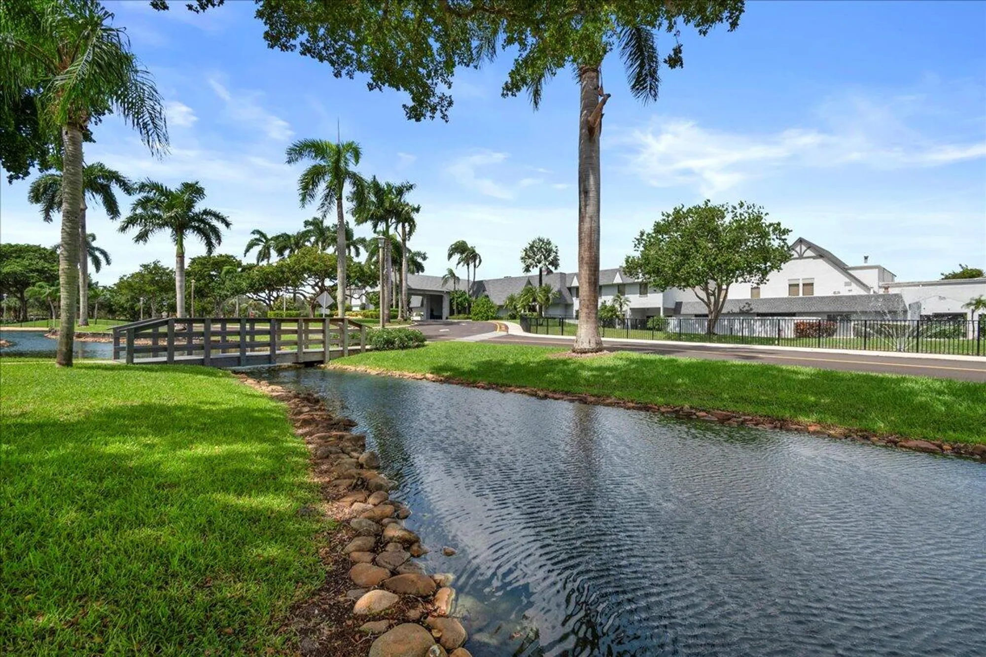 Property Slideshow image 17 of 39 | 14475 strathmore ln apt 402, Delray Beach, FL, 33446