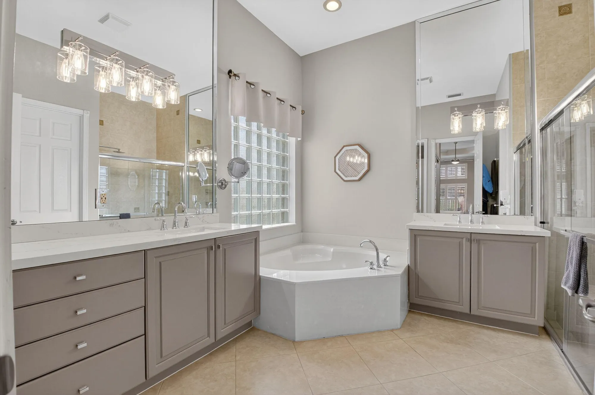 Property Slideshow image 25 of 89 | 7159 imperial beach cir, Delray Beach, FL, 33446
