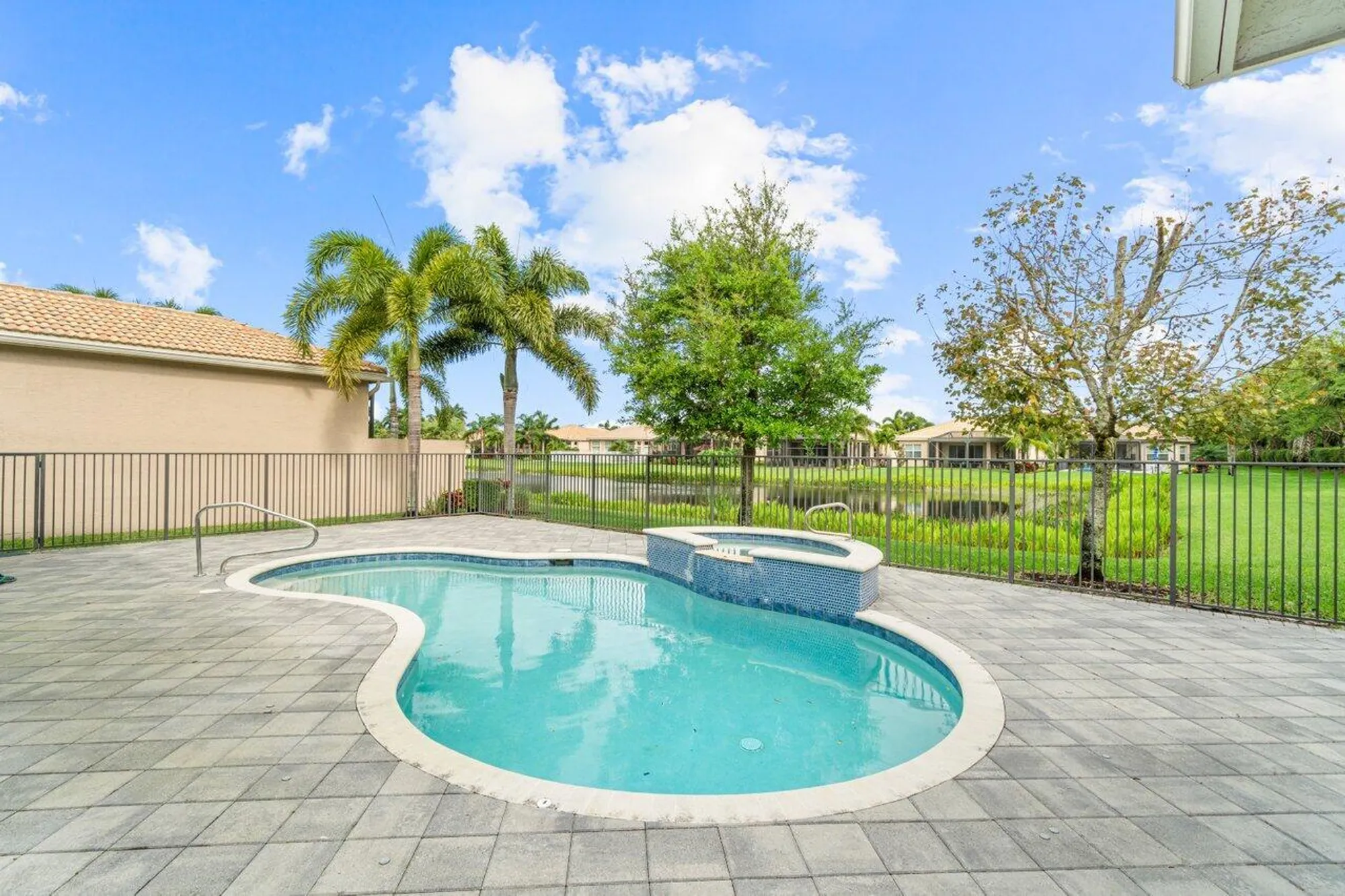 Property Slideshow image 38 of 42 | 9039 ribbons ridge pt, Boynton Beach, FL, 33473