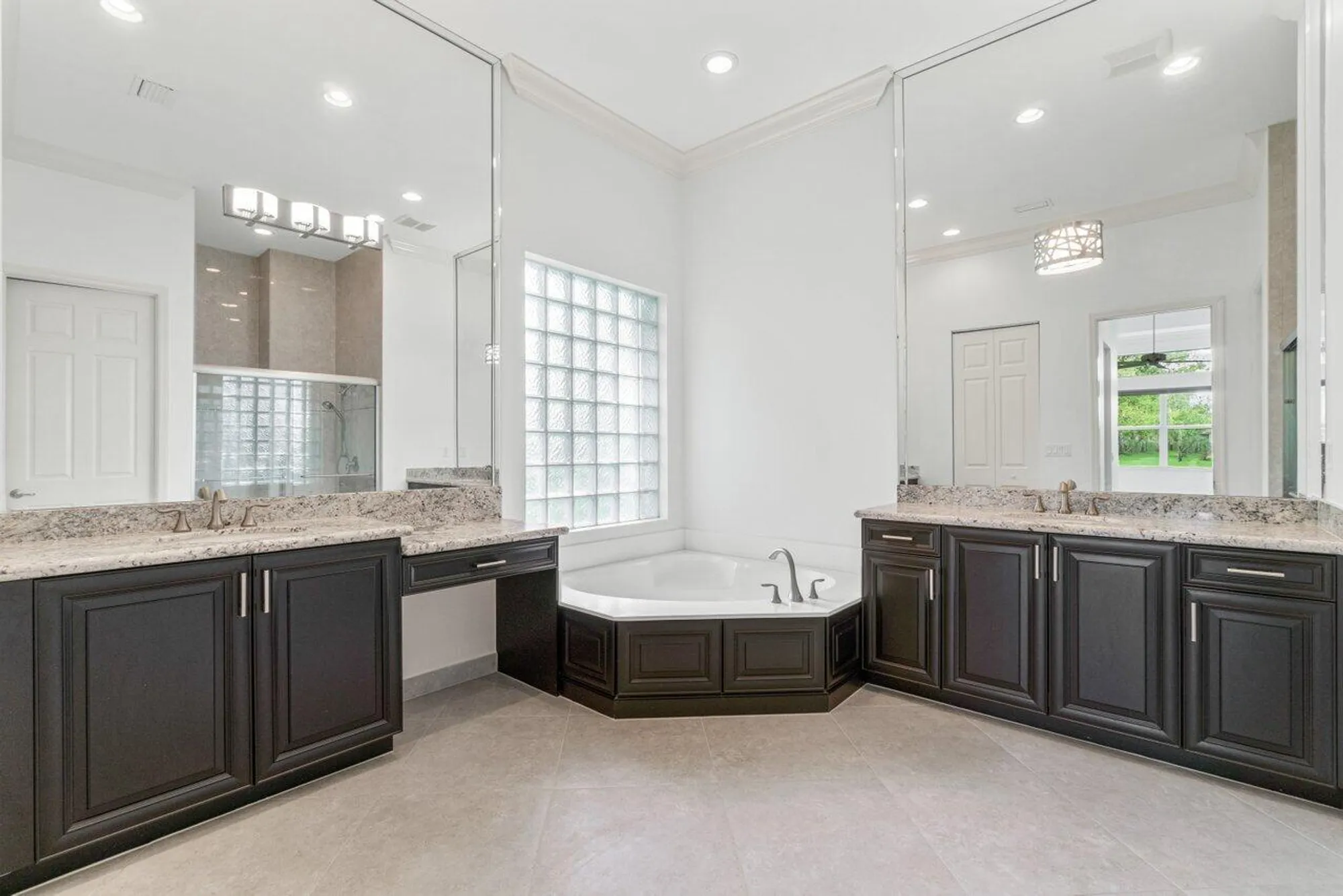 Property Slideshow image 20 of 42 | 9039 ribbons ridge pt, Boynton Beach, FL, 33473