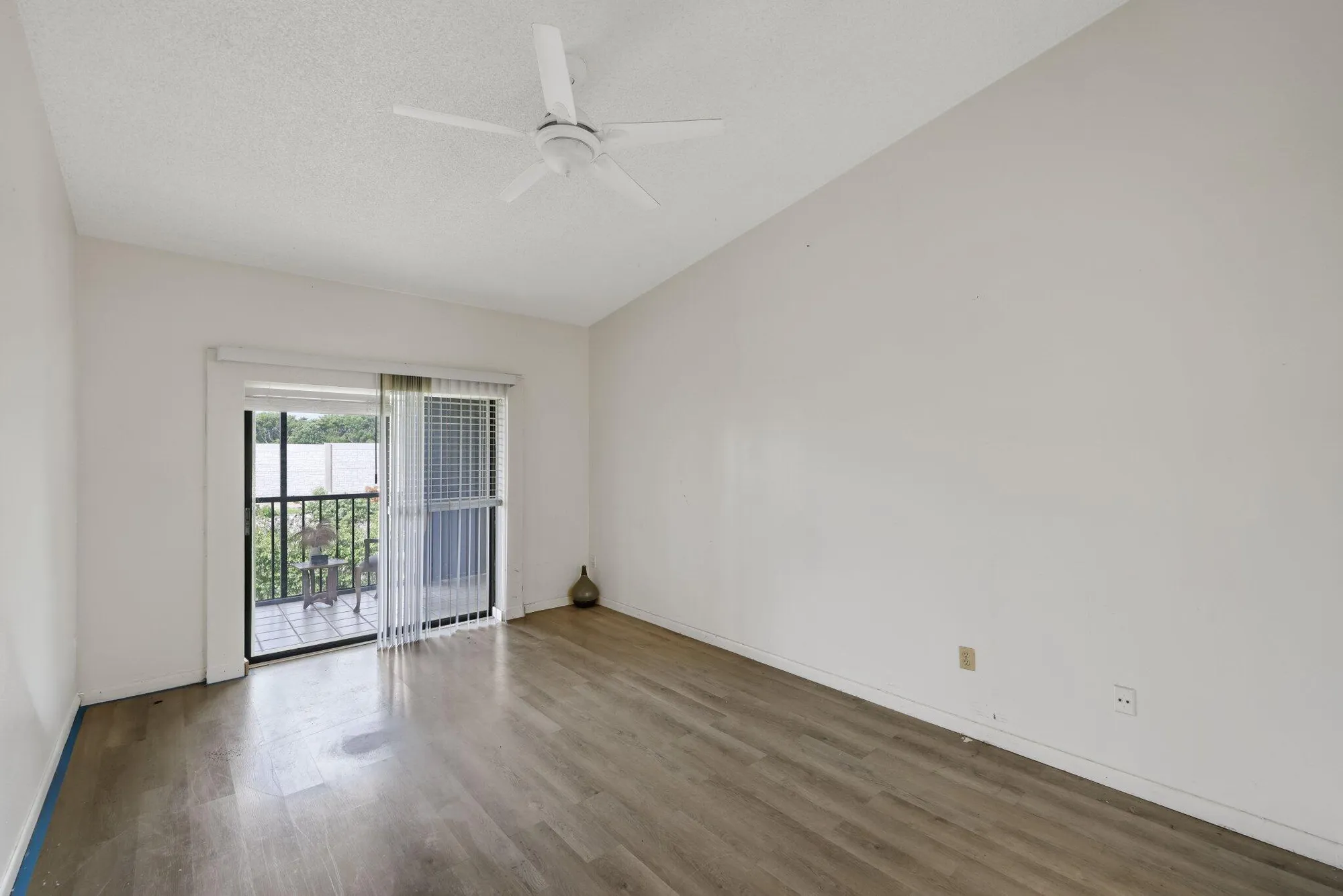 Property Slideshow image 13 of 28 | 7891 willow spring dr 1022, Lake Worth, FL, 33467