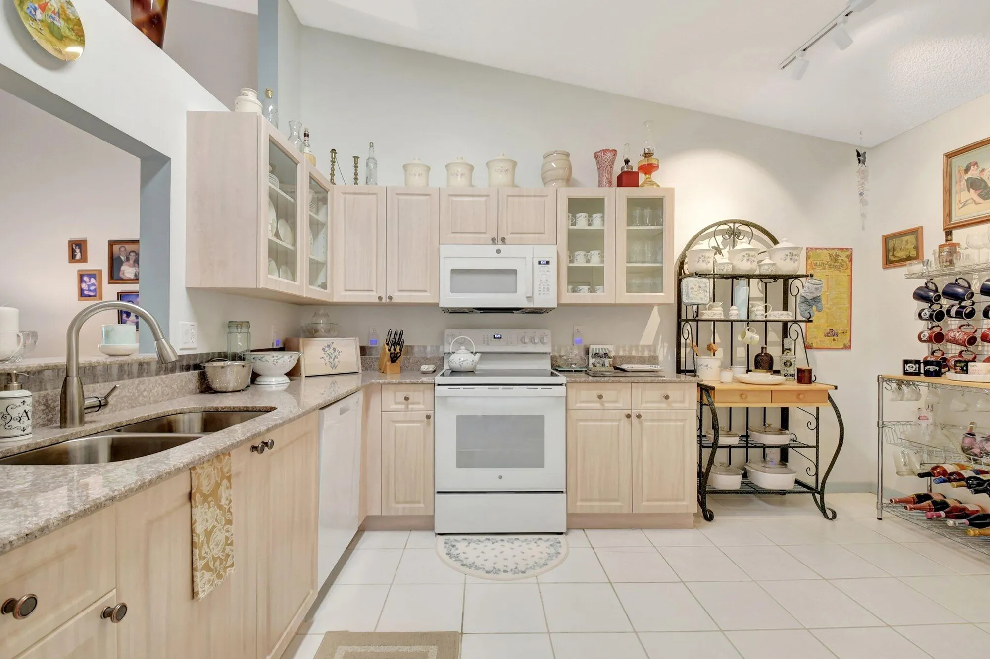 Property Slideshow image 13 of 42 | 6132 floral lakes dr, Delray Beach, FL, 33484
