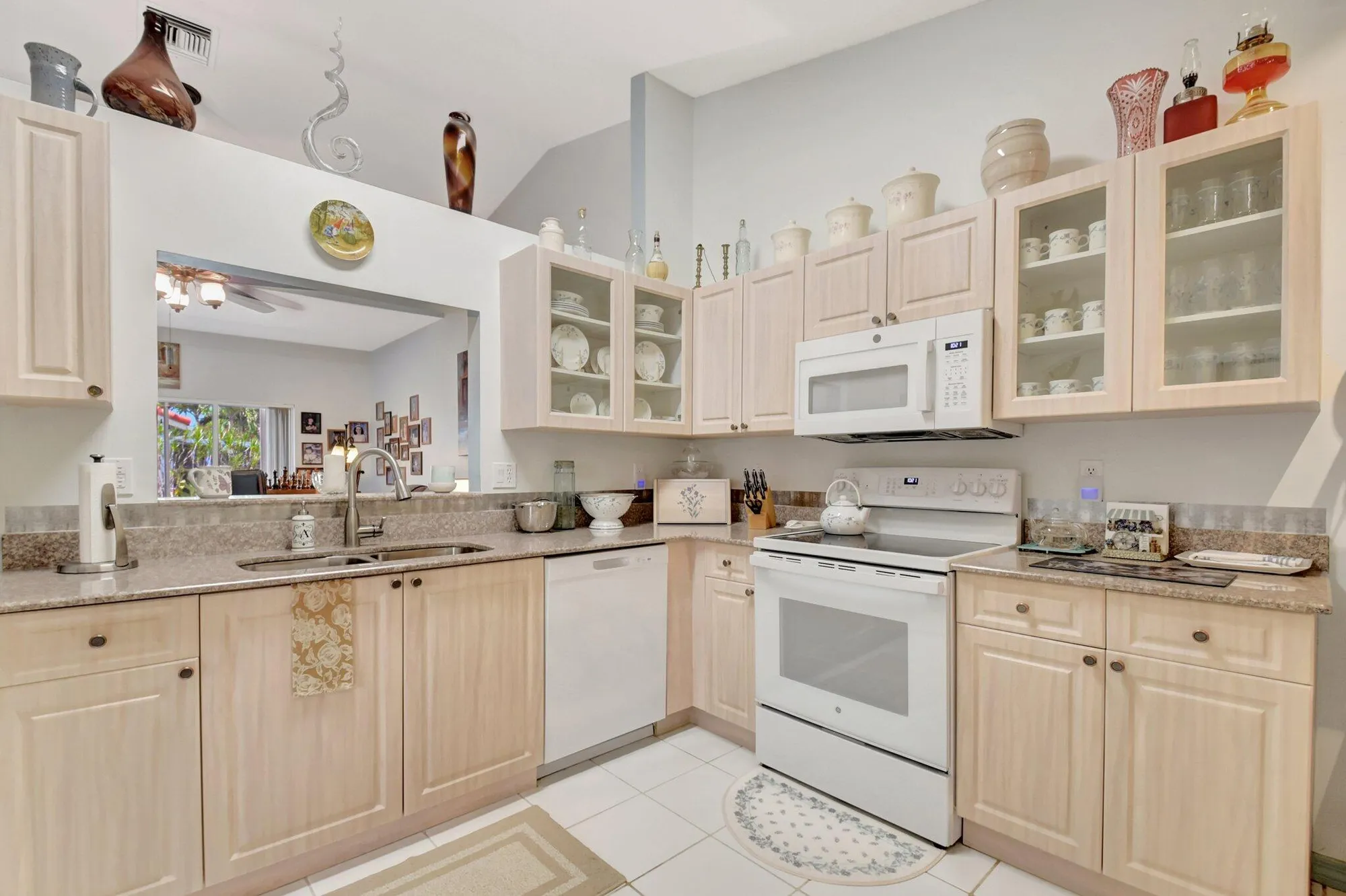 Property Slideshow image 16 of 42 | 6132 floral lakes dr, Delray Beach, FL, 33484