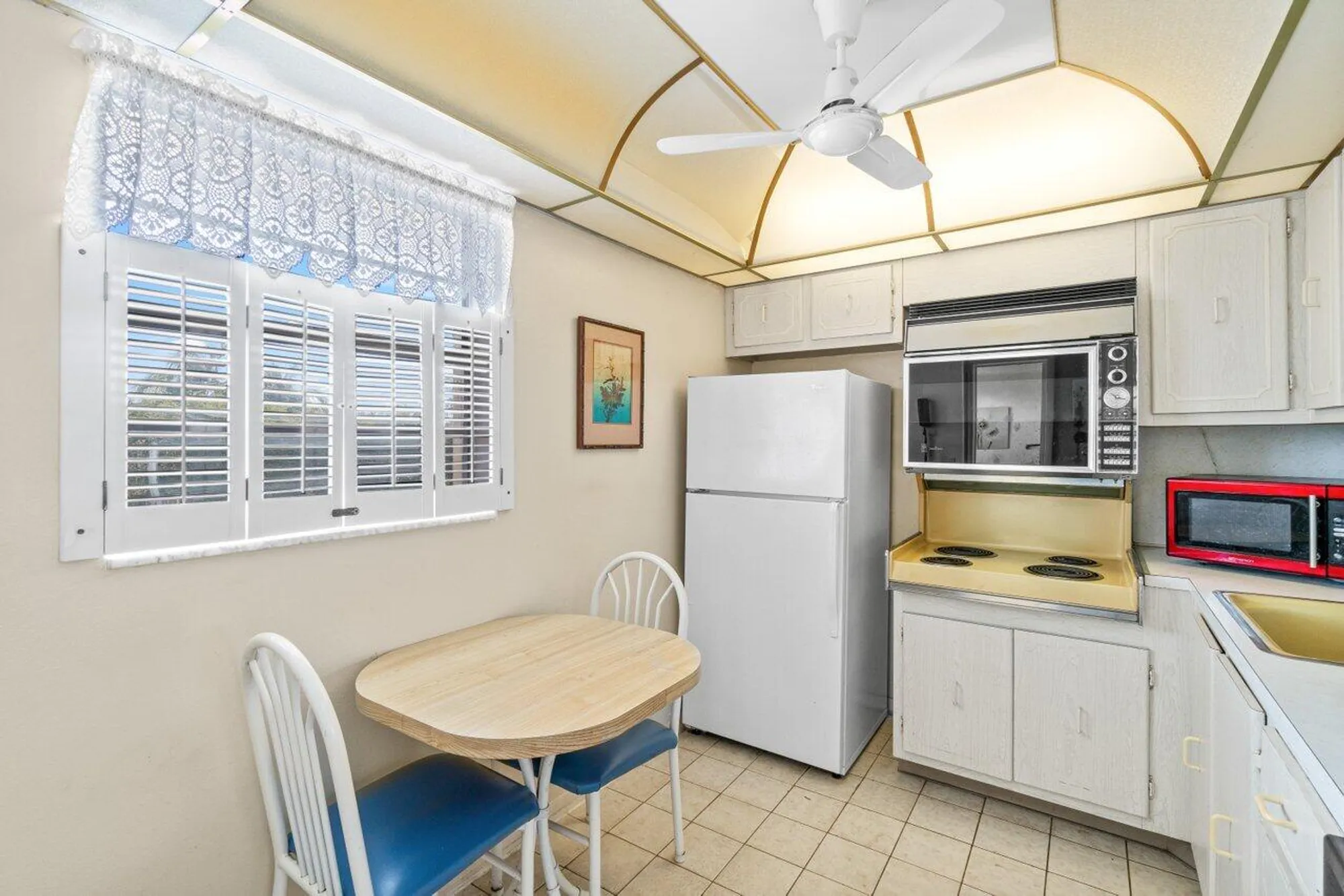 Property Slideshow image 7 of 27 | 2615 ne 3rd ct apt 308, Boynton Beach, FL, 33435