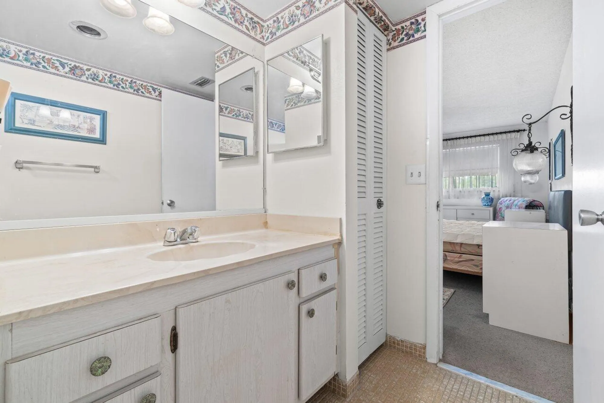 Property Slideshow image 9 of 27 | 2615 ne 3rd ct apt 308, Boynton Beach, FL, 33435