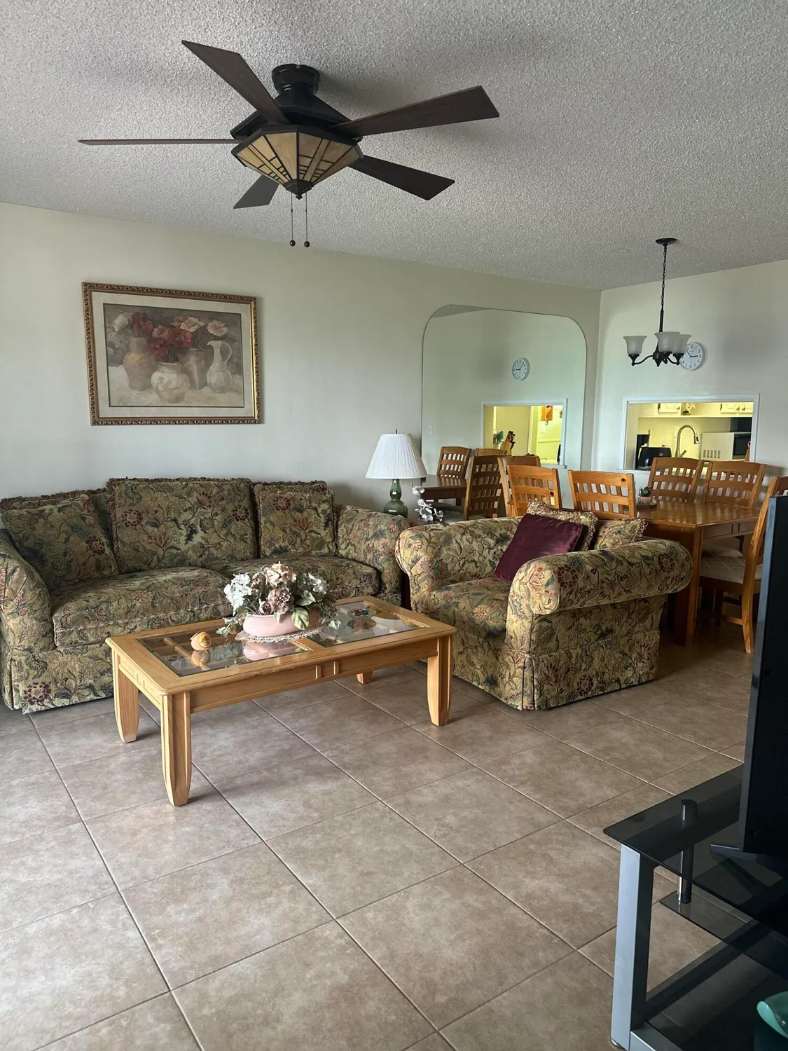 Property Slideshow image 7 of 28 | 2812 garden dr 304, Lake Worth, FL, 33461