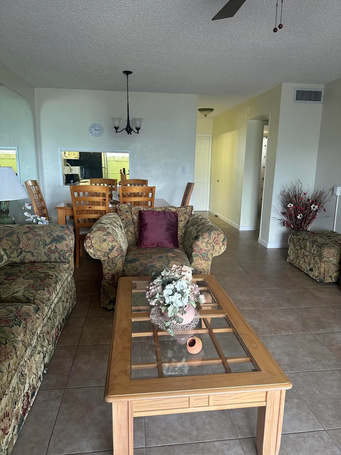 Property Slideshow image 8 of 28 | 2812 garden dr 304, Lake Worth, FL, 33461