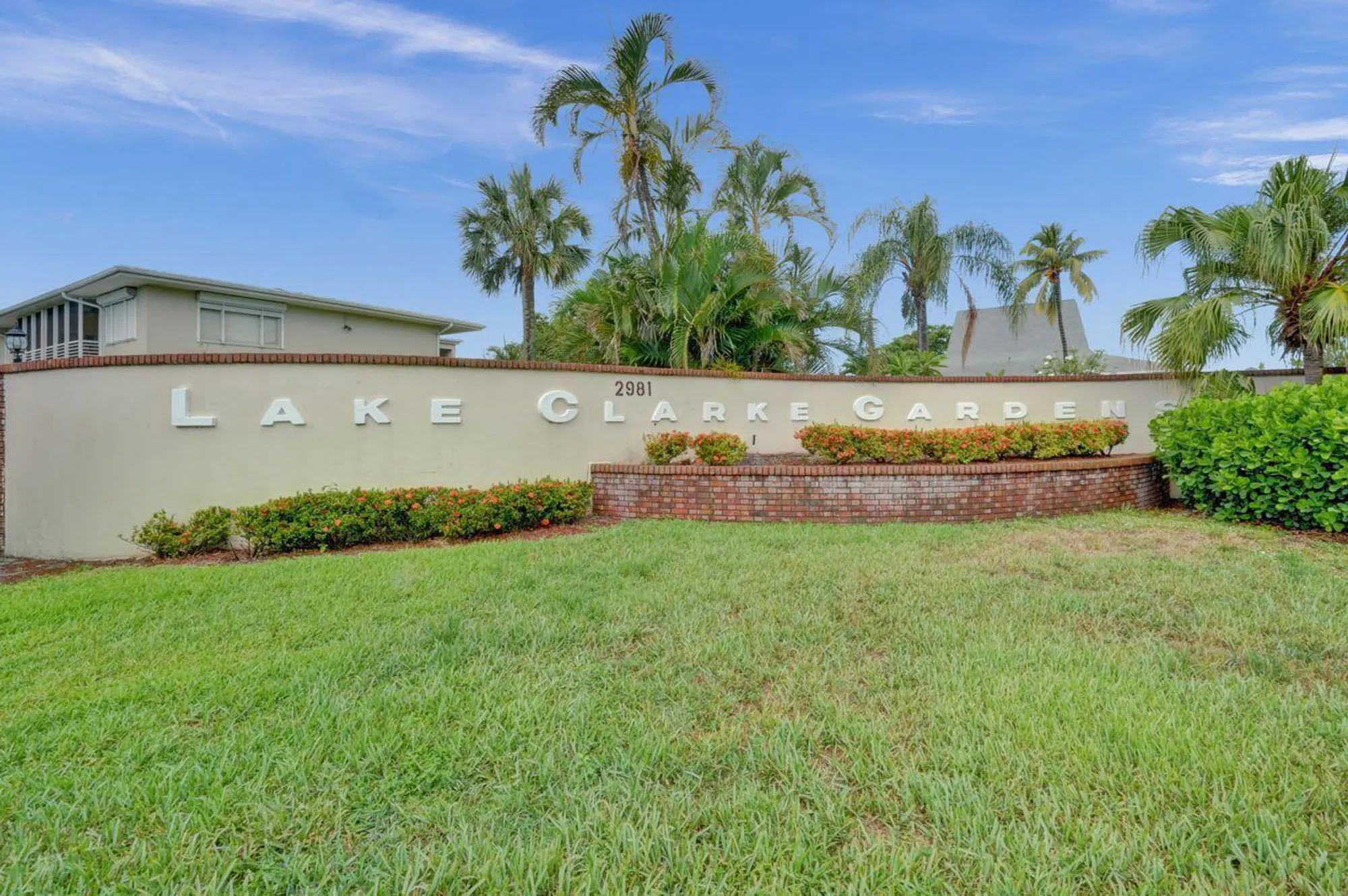 Property Slideshow image 2 of 28 | 2812 garden dr 304, Lake Worth, FL, 33461