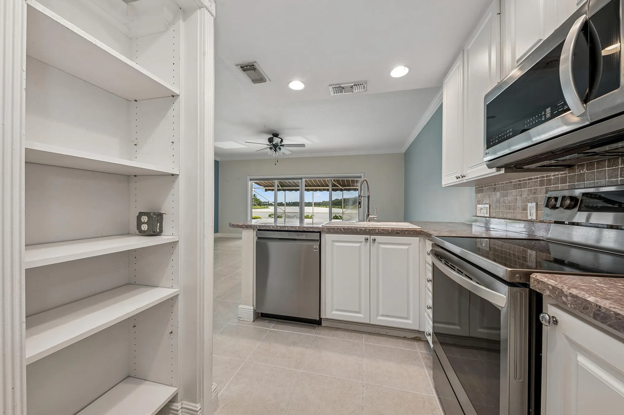 Property Slideshow image 12 of 60 | 2064 tigris dr, West Palm Beach, FL, 33411