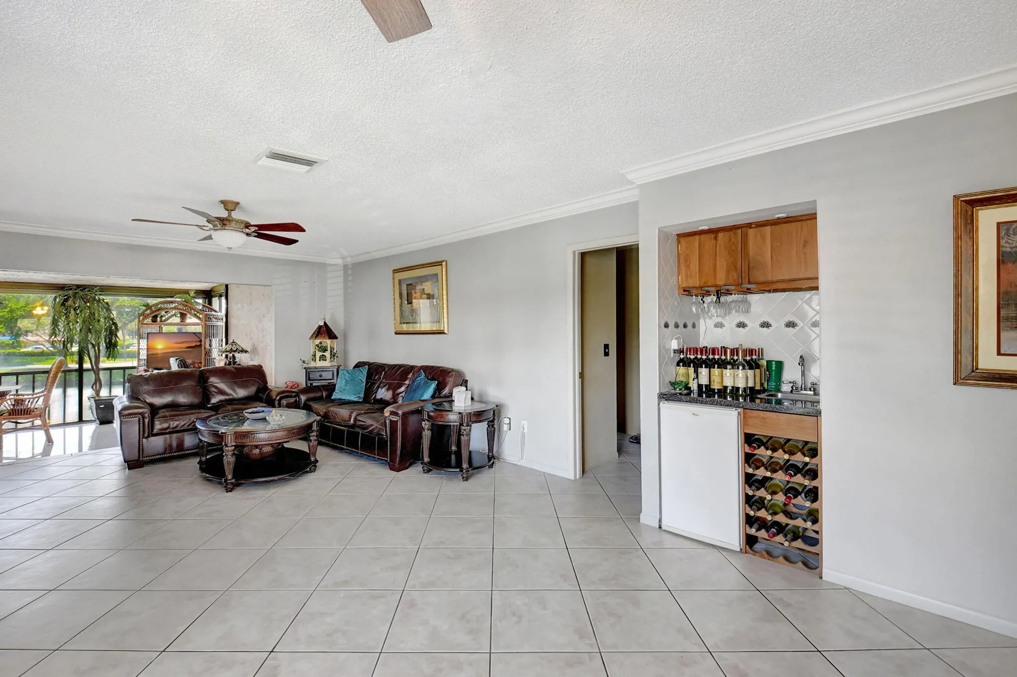 Property Slideshow image 8 of 48 | 21214 lago cir b, Boca Raton, FL, 33433