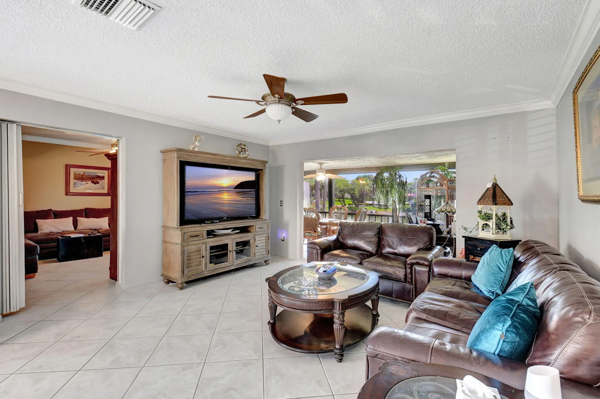 Property Slideshow image 10 of 48 | 21214 lago cir b, Boca Raton, FL, 33433