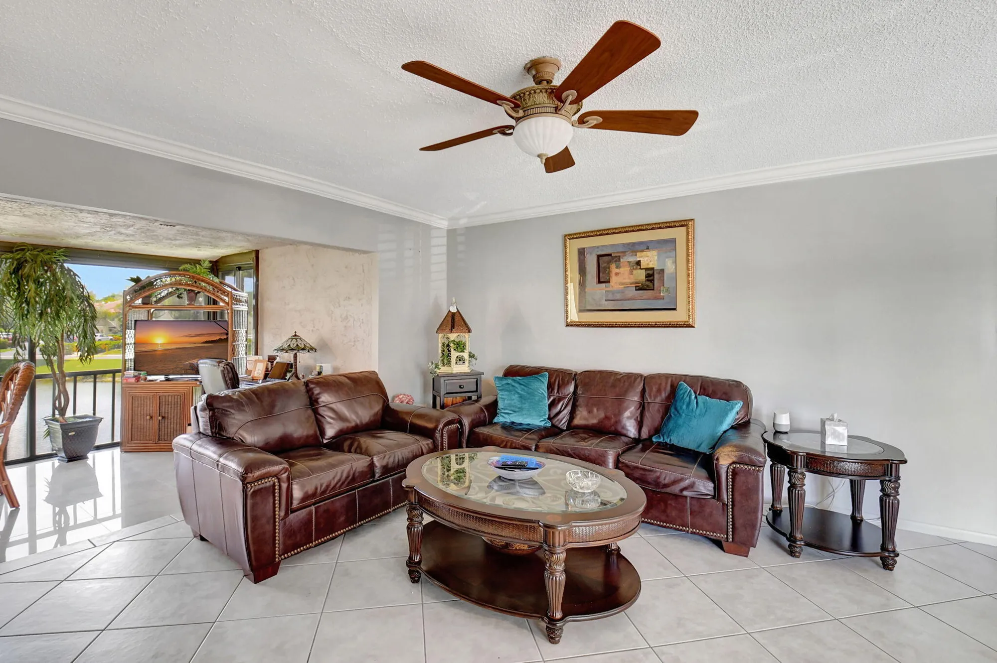 Property Slideshow image 11 of 48 | 21214 lago cir b, Boca Raton, FL, 33433