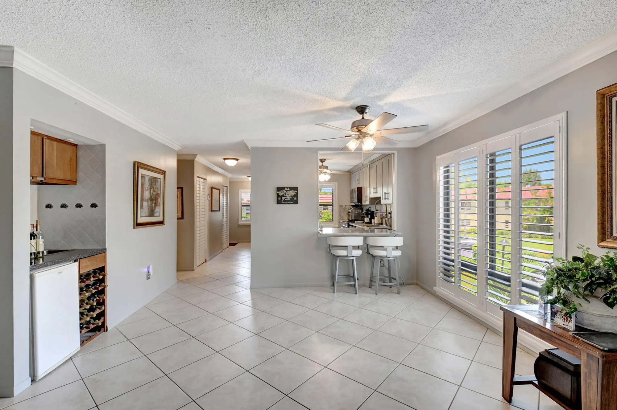 Property Slideshow image 13 of 48 | 21214 lago cir b, Boca Raton, FL, 33433