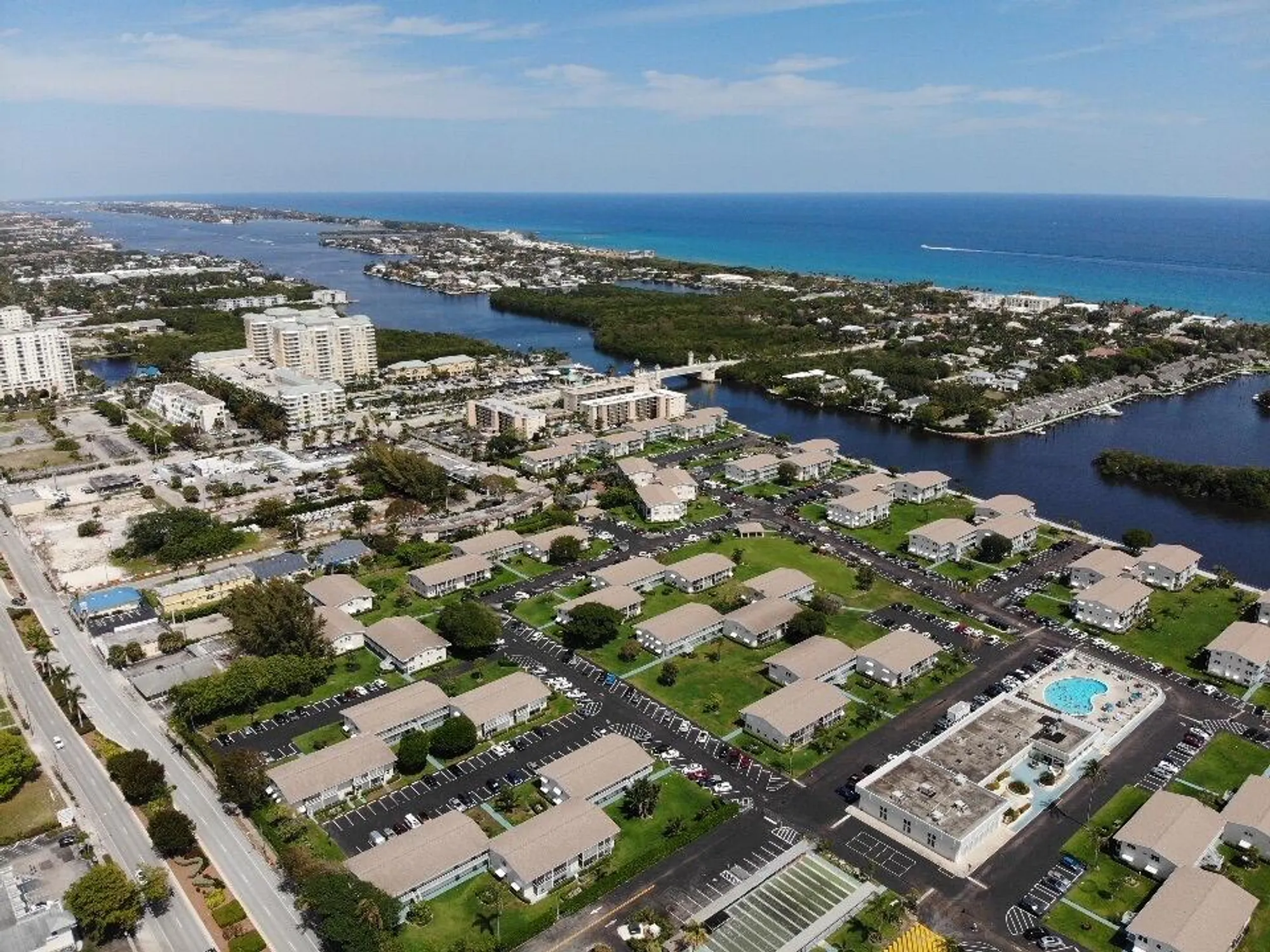 Property Slideshow image 5 of 42 | 740 horizons 203, Boynton Beach, FL, 33435