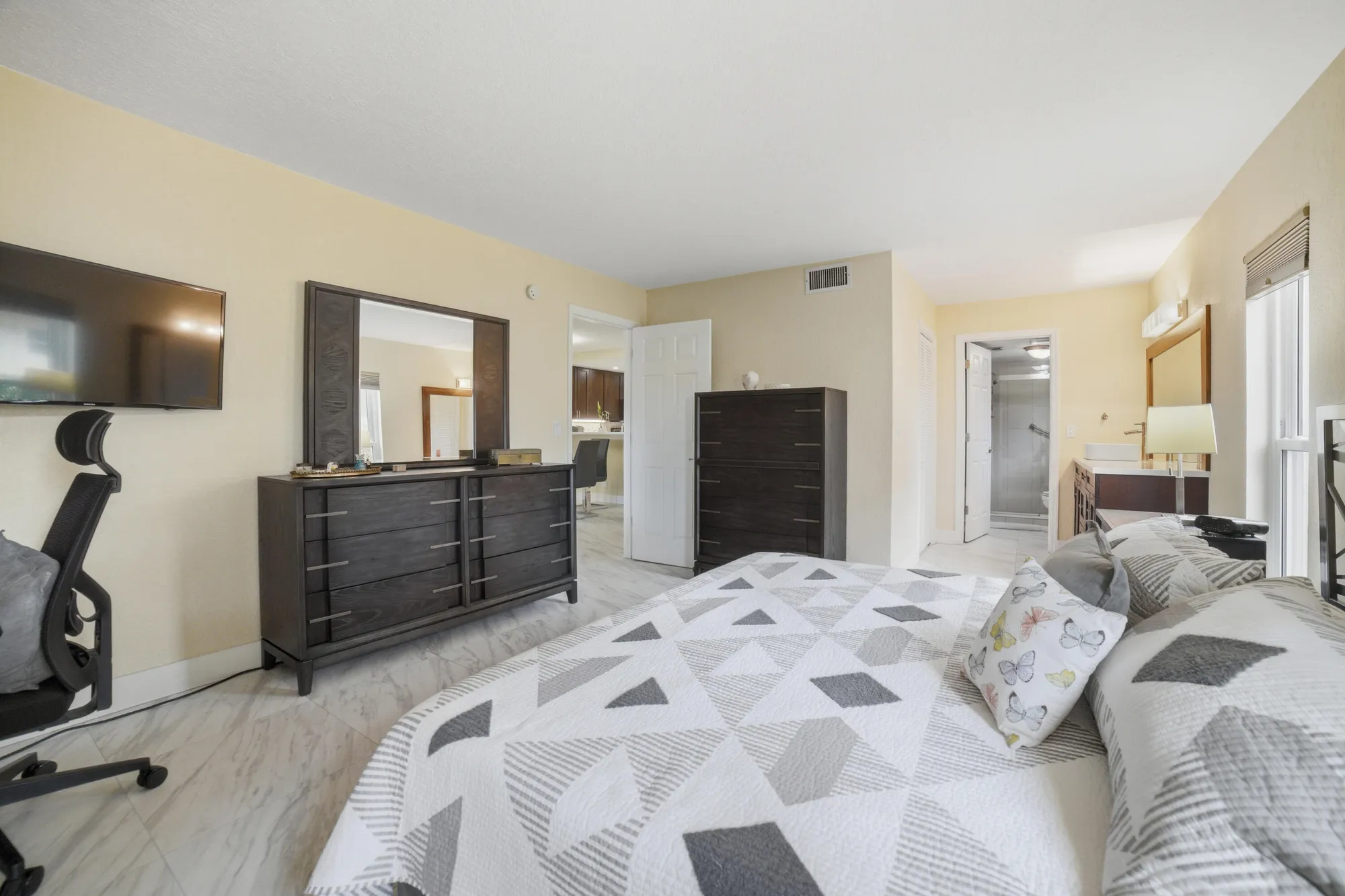 Property Slideshow image 13 of 43 | 13699 via aurora a, Delray Beach, FL, 33484