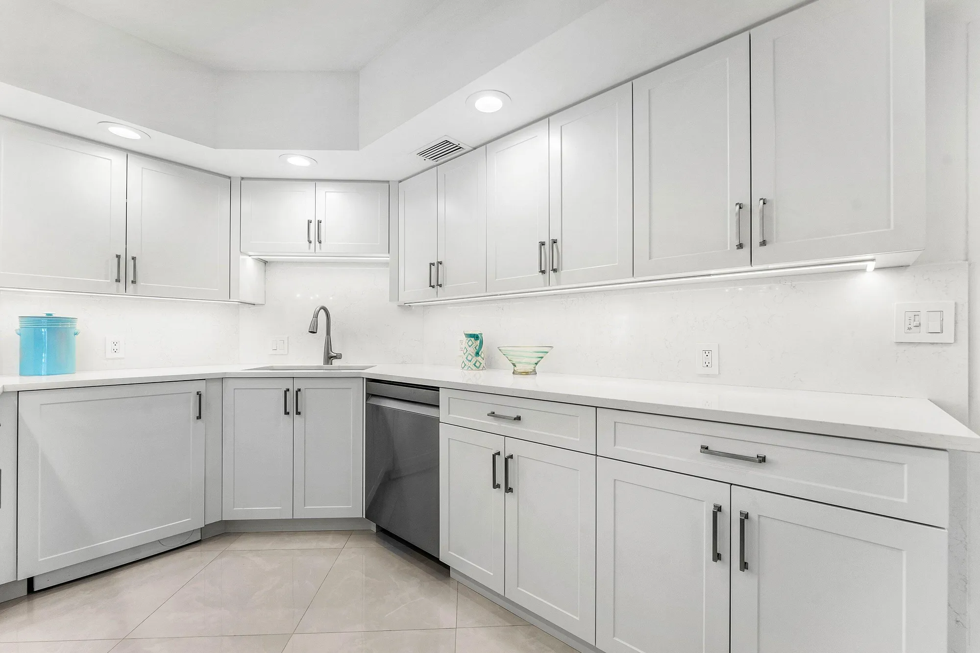 Property Slideshow image 14 of 43 | 1225 s ocean blvd apt 105, Delray Beach, FL, 33483