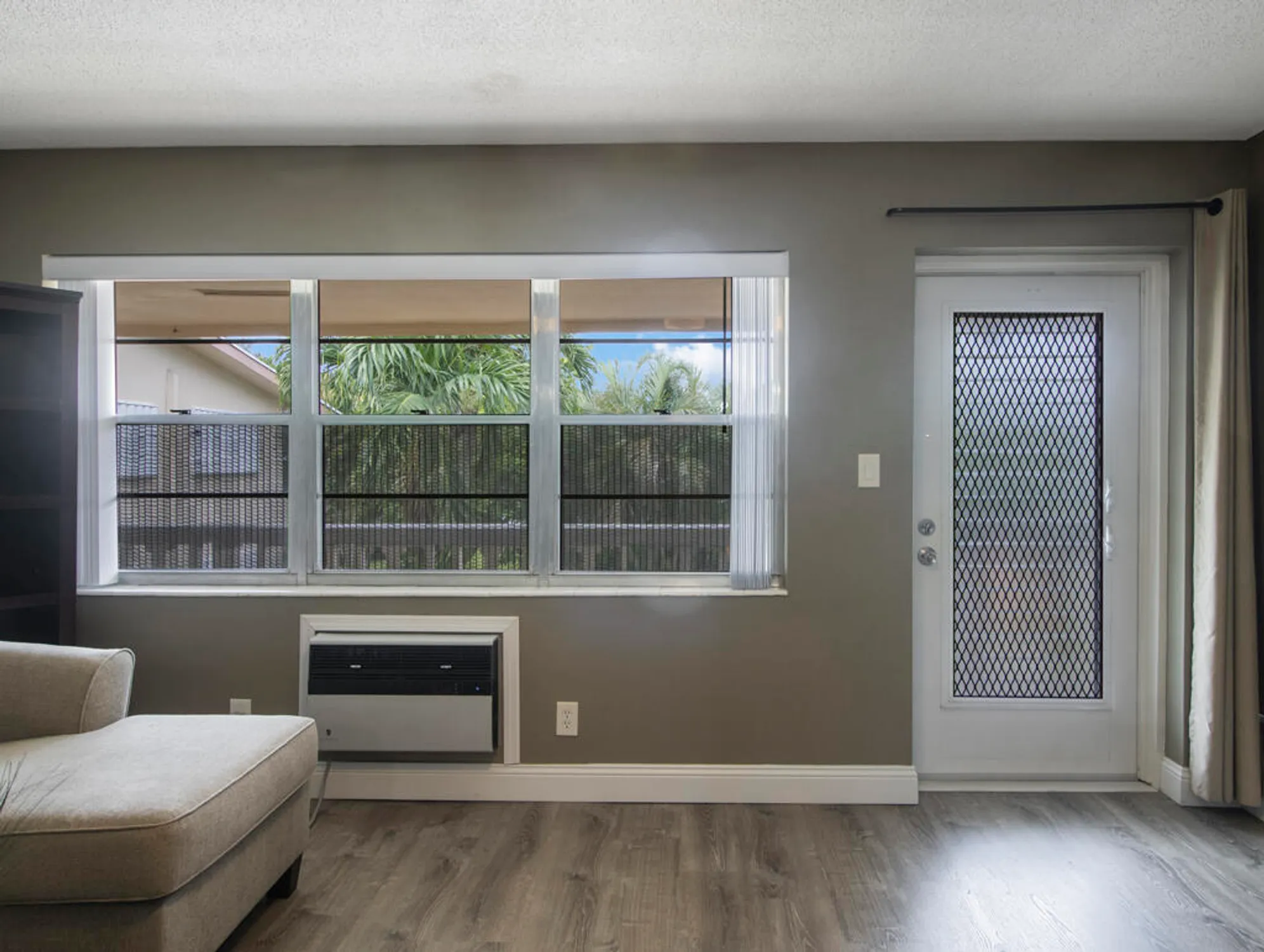 Property Slideshow image 9 of 37 | 98 bedford d # 98, West Palm Beach, FL, 33417