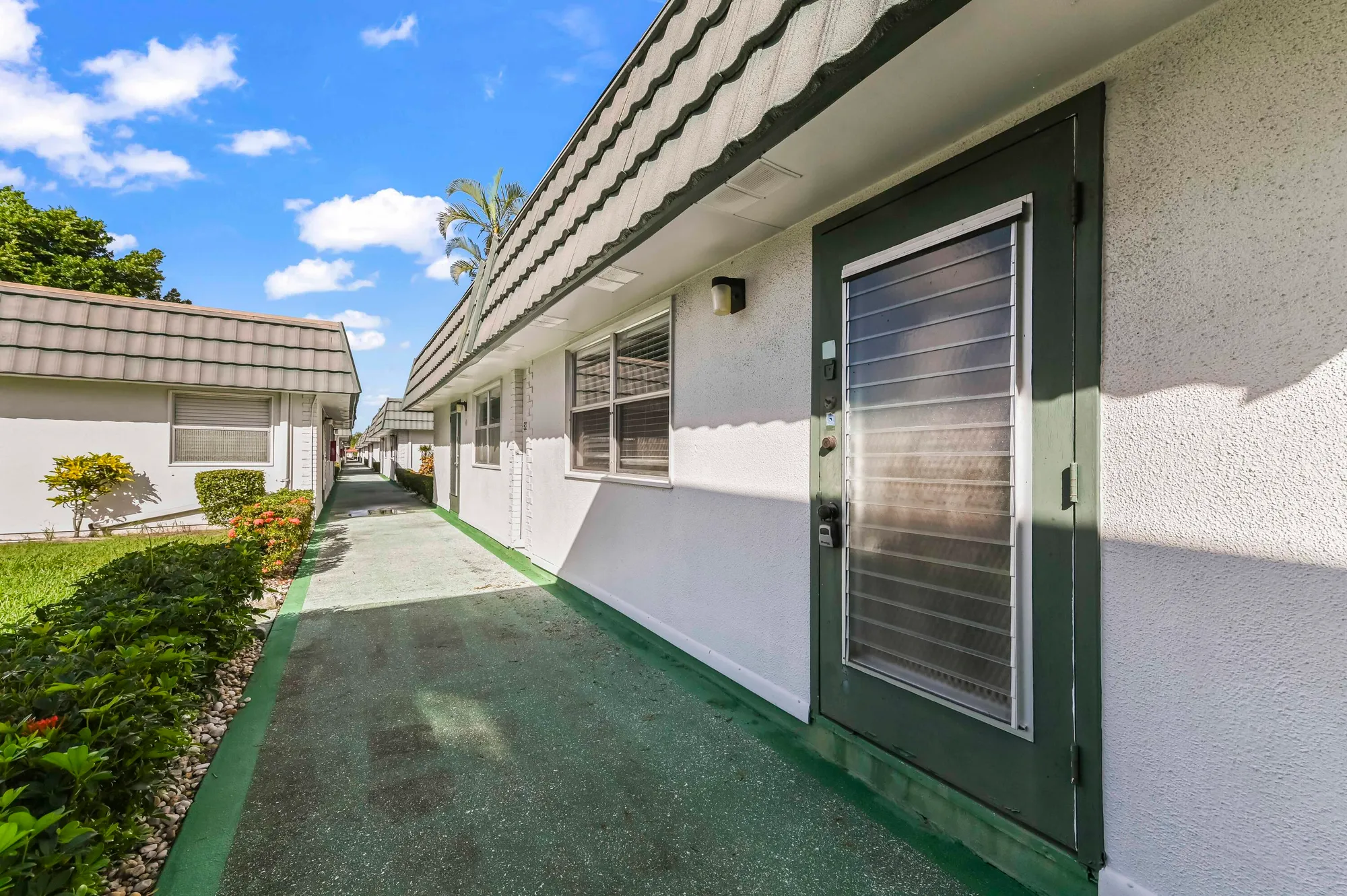 Property Slideshow image 2 of 32 | 51 waterford c c, Delray Beach, FL, 33446