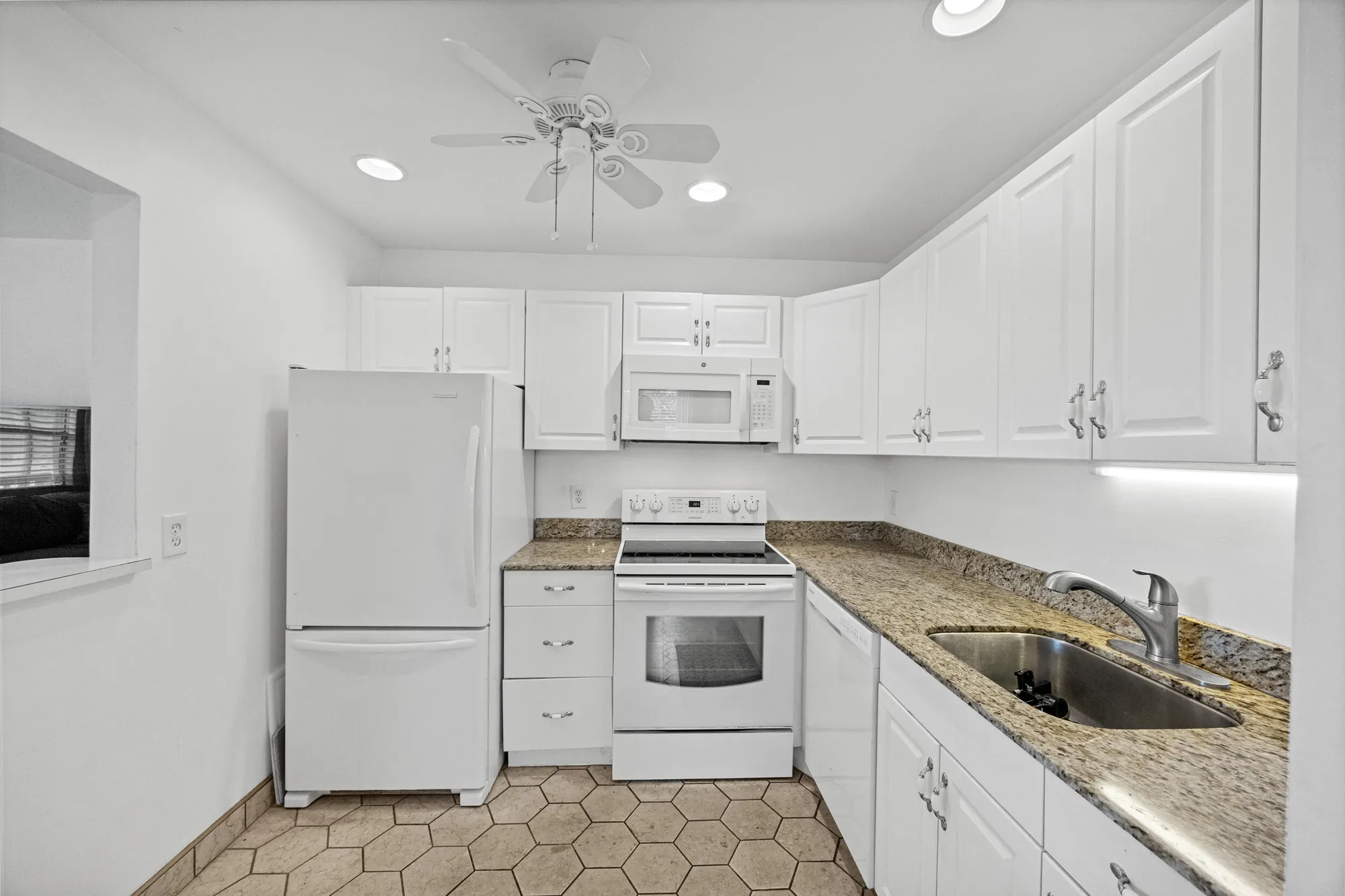 Property Slideshow image 16 of 48 | 223 tuscany d, Delray Beach, FL, 33446