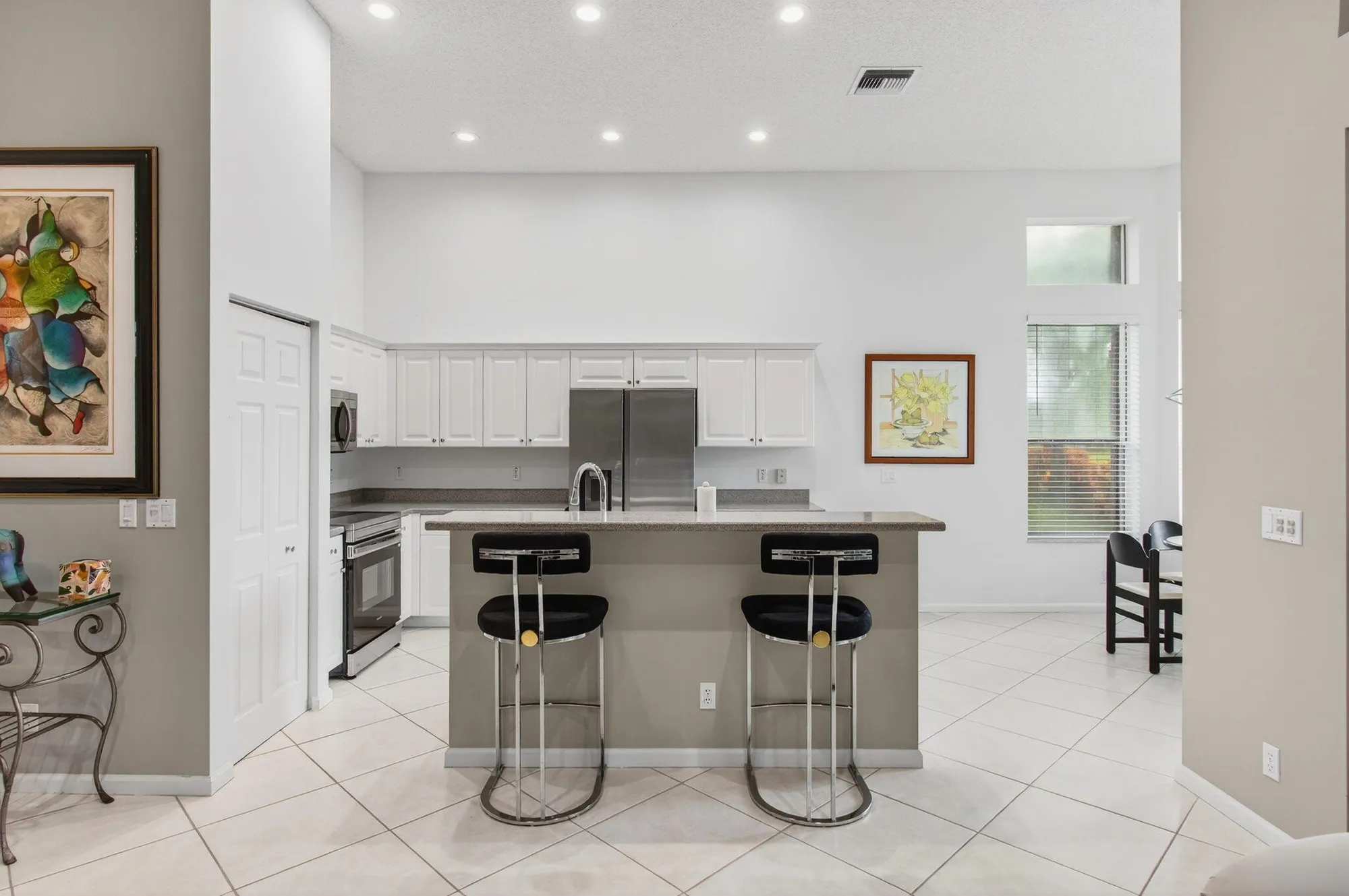 Property Slideshow image 14 of 105 | 6886 swansea ln, Boynton Beach, FL, 33472