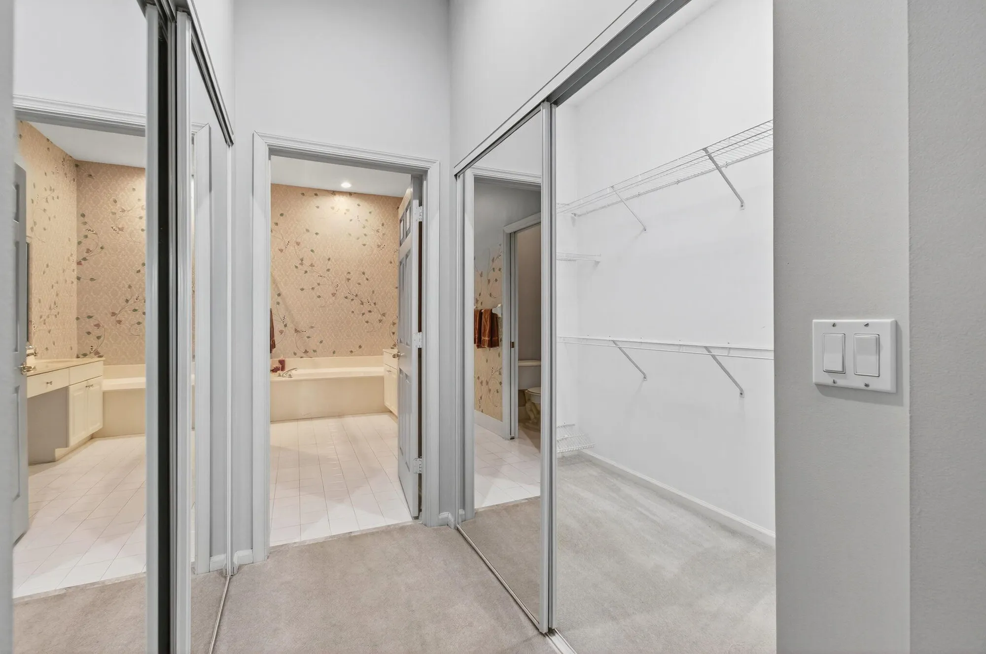 Property Slideshow image 24 of 105 | 6886 swansea ln, Boynton Beach, FL, 33472