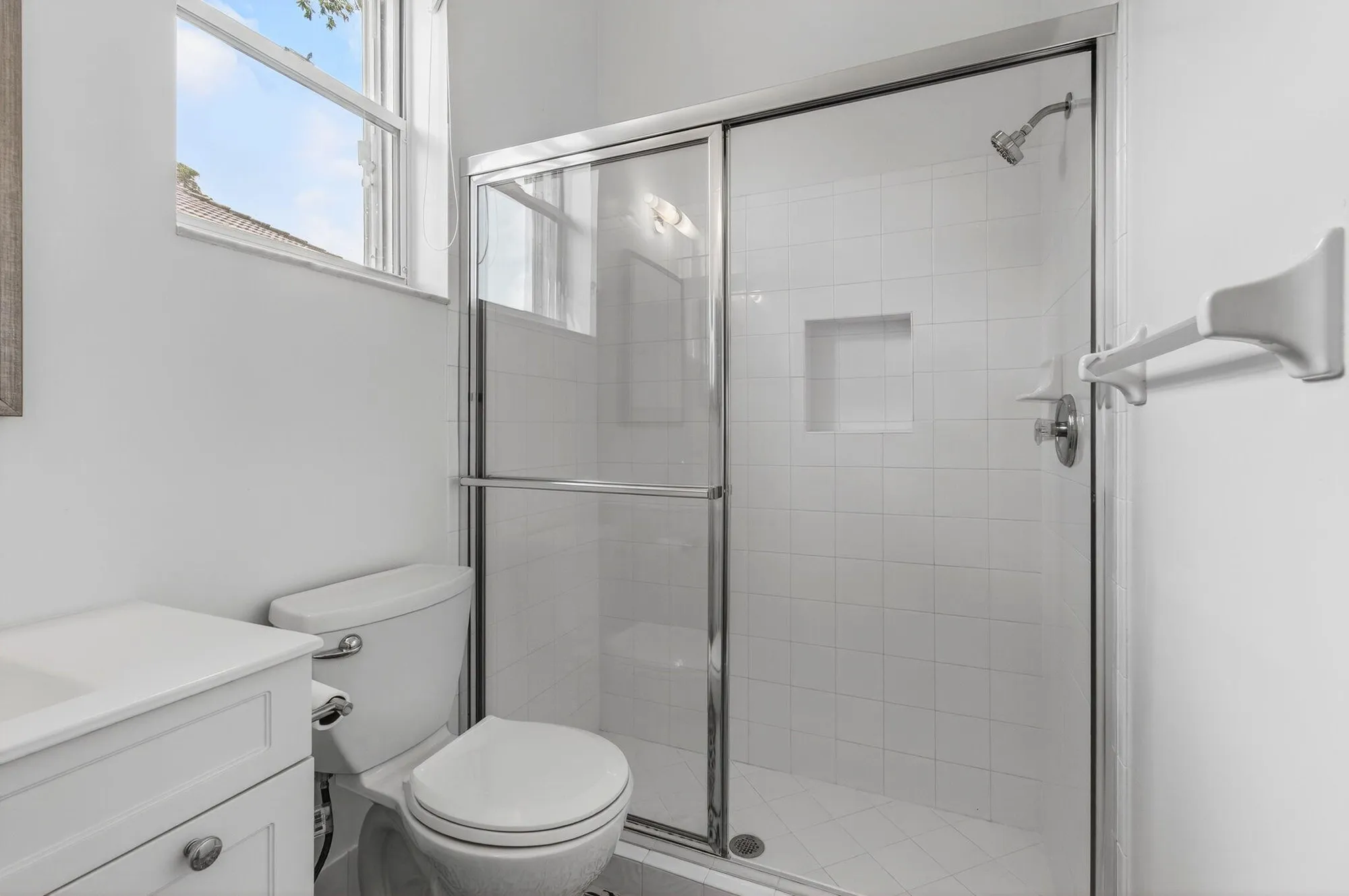 Property Slideshow image 32 of 105 | 6886 swansea ln, Boynton Beach, FL, 33472