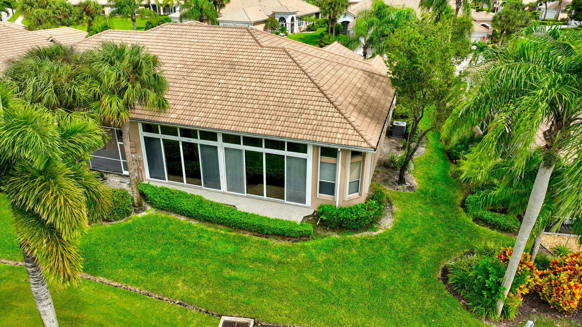 Property Slideshow image 59 of 105 | 6886 swansea ln, Boynton Beach, FL, 33472