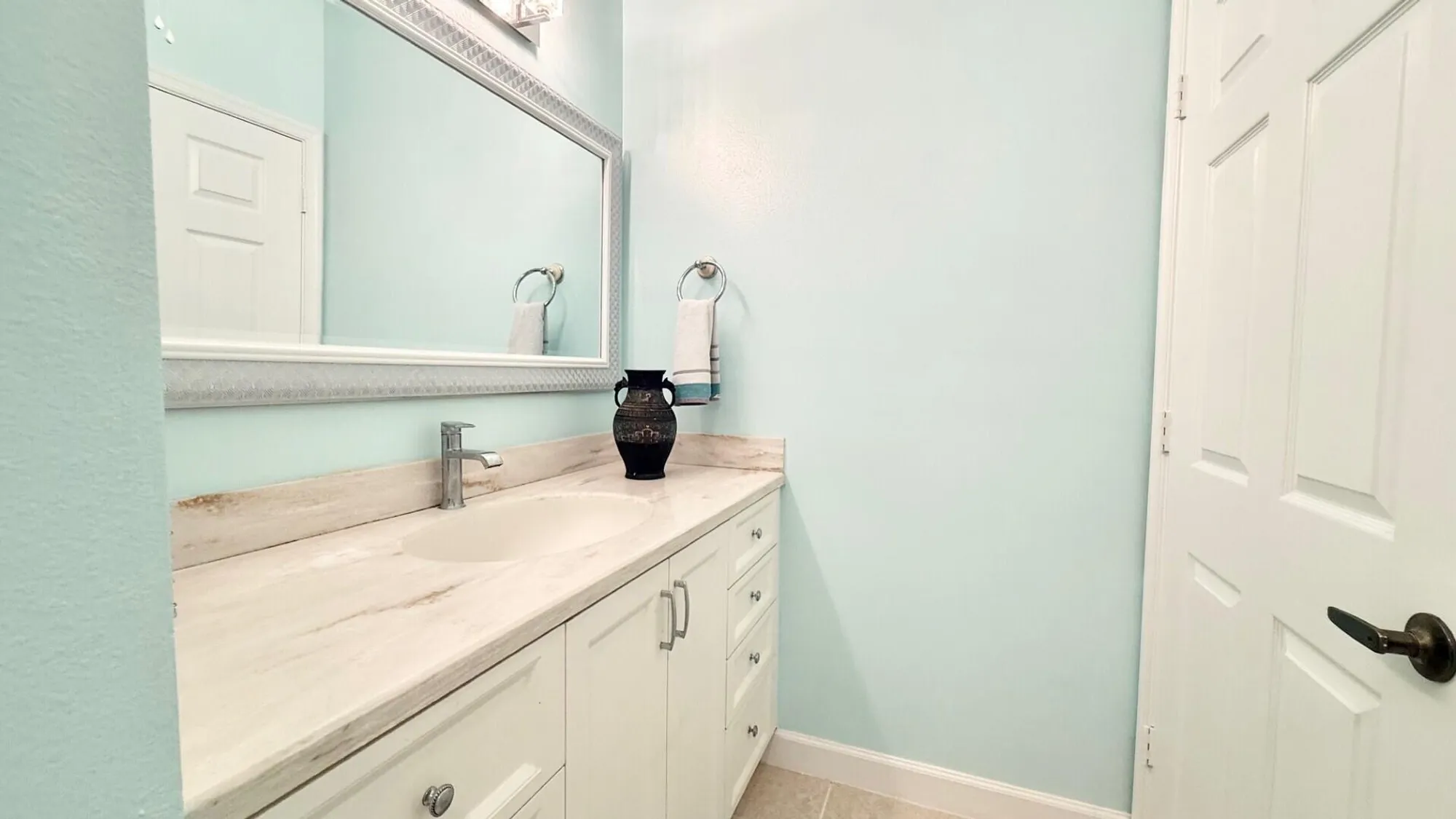 Property Slideshow image 11 of 16 | 9905 galleon dr, West Palm Beach, FL, 33411