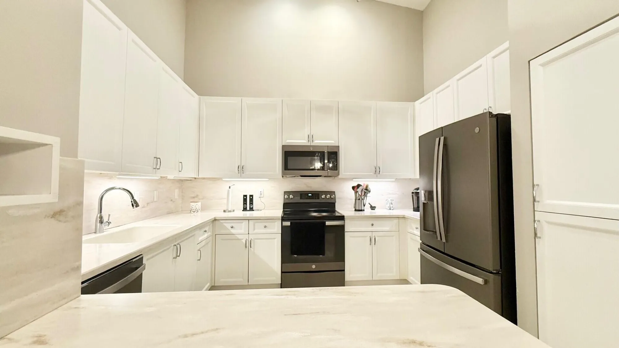 Property Slideshow image 5 of 16 | 9905 galleon dr, West Palm Beach, FL, 33411