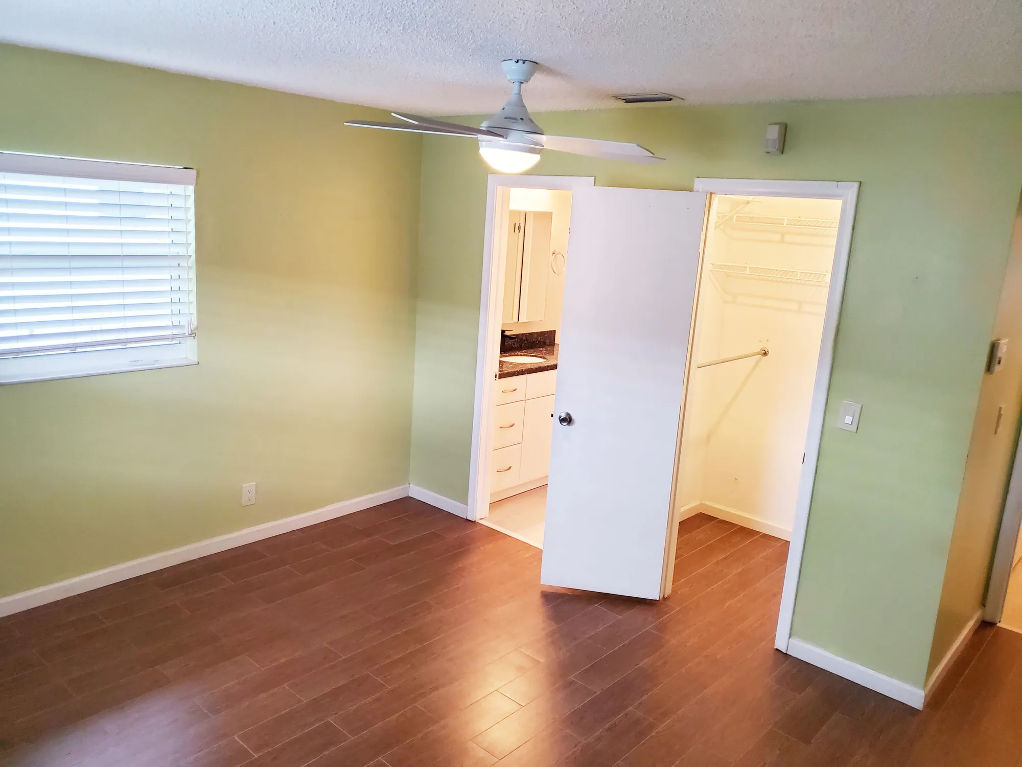 Property Slideshow image 21 of 30 | 2012 sw 17th ave, Boynton Beach, FL, 33426