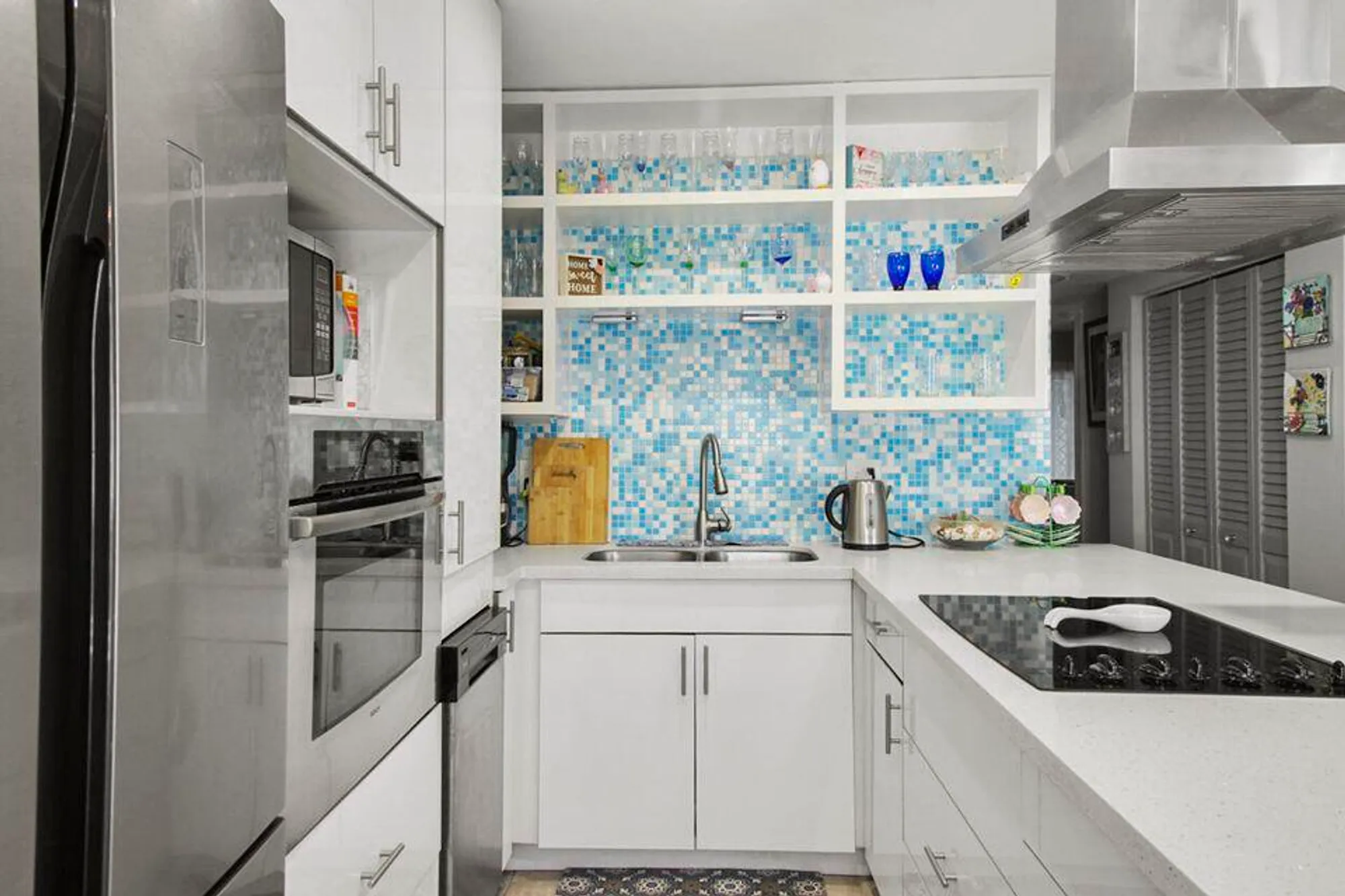 Property Slideshow image 1 of 28 | 2920 lake osborne dr 103, Lake Worth Beach, FL, 33461