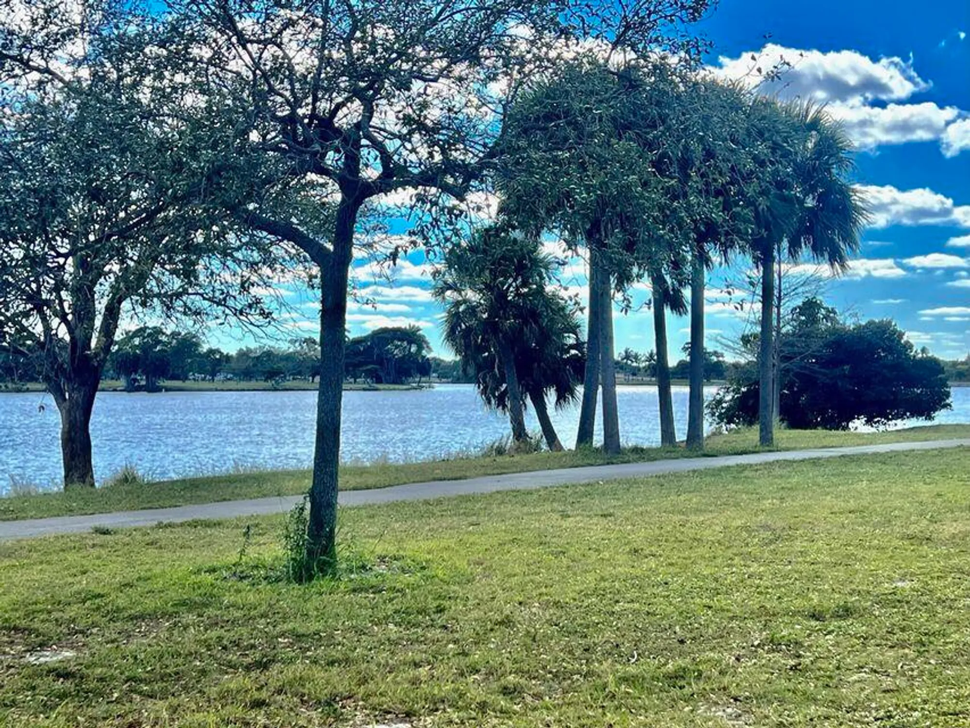 Property Slideshow image 25 of 28 | 2920 lake osborne dr 103, Lake Worth Beach, FL, 33461