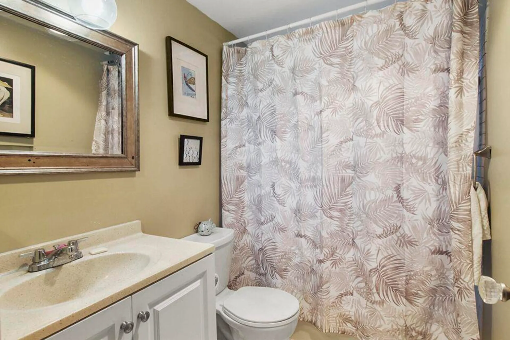 Property Slideshow image 22 of 28 | 2920 lake osborne dr 103, Lake Worth Beach, FL, 33461