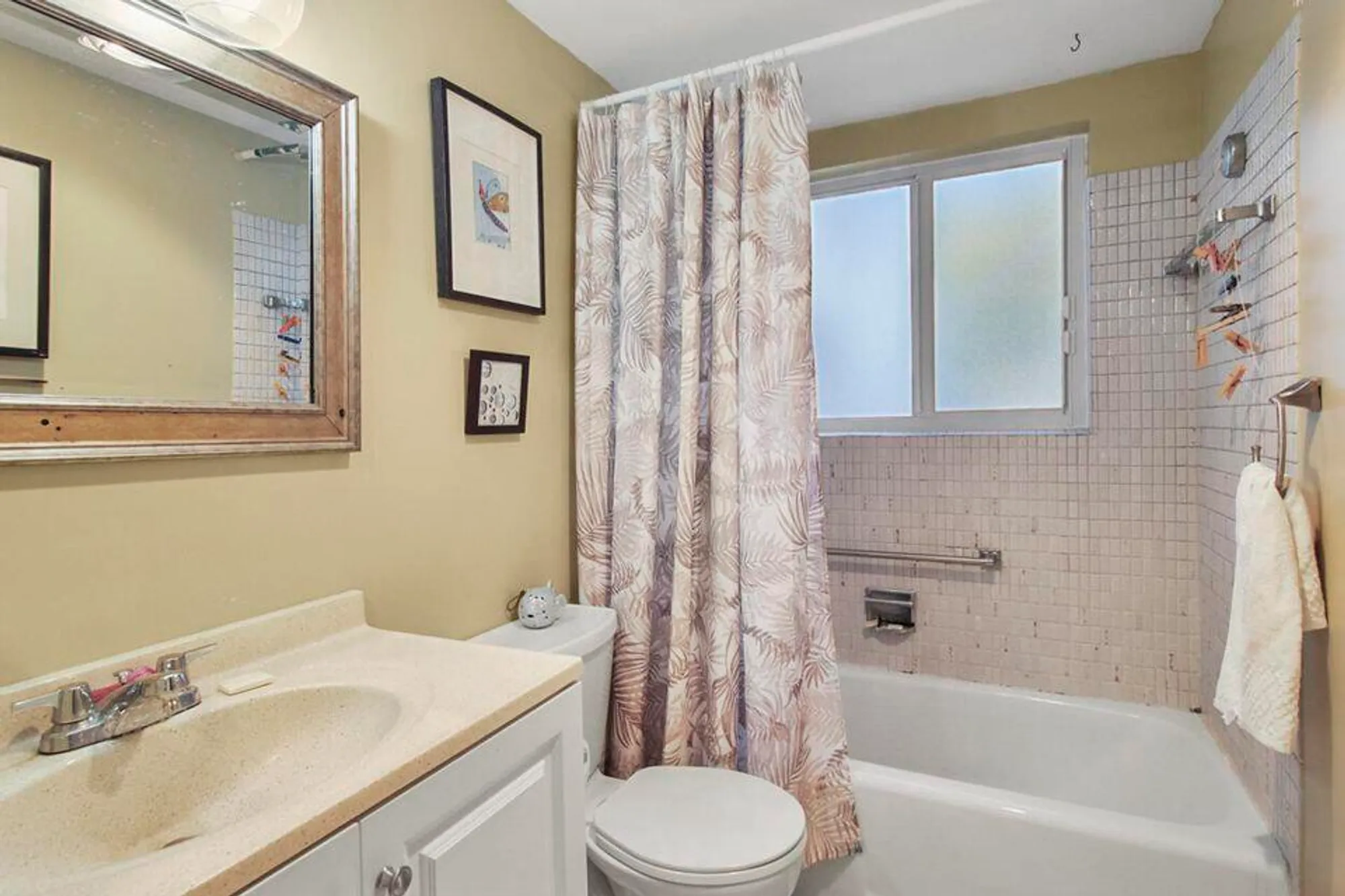 Property Slideshow image 23 of 28 | 2920 lake osborne dr 103, Lake Worth Beach, FL, 33461