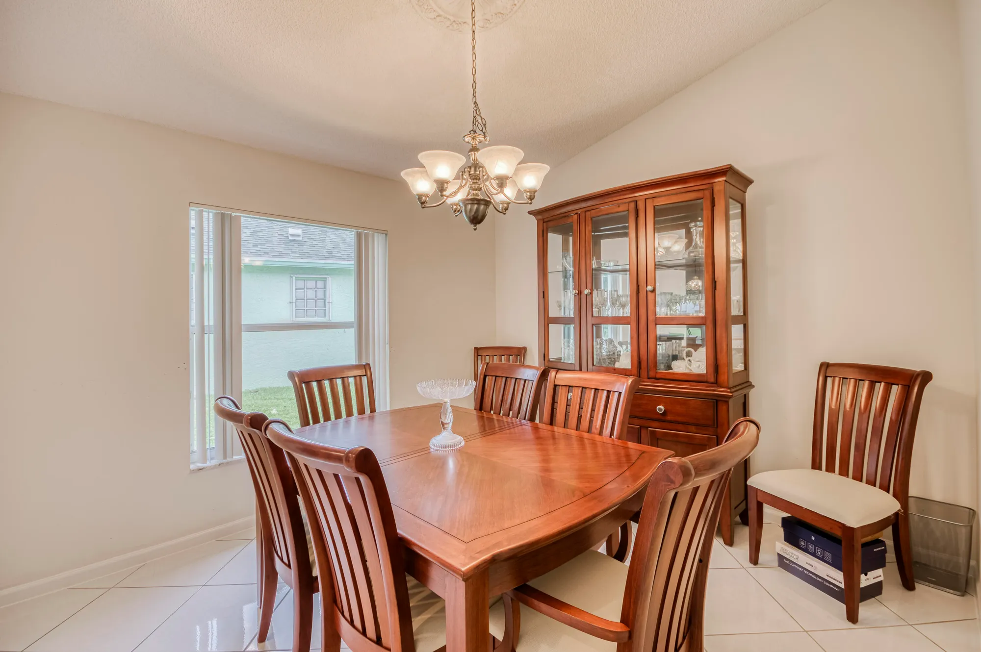 Property Slideshow image 9 of 38 | 5055 robino cir, West Palm Beach, FL, 33417