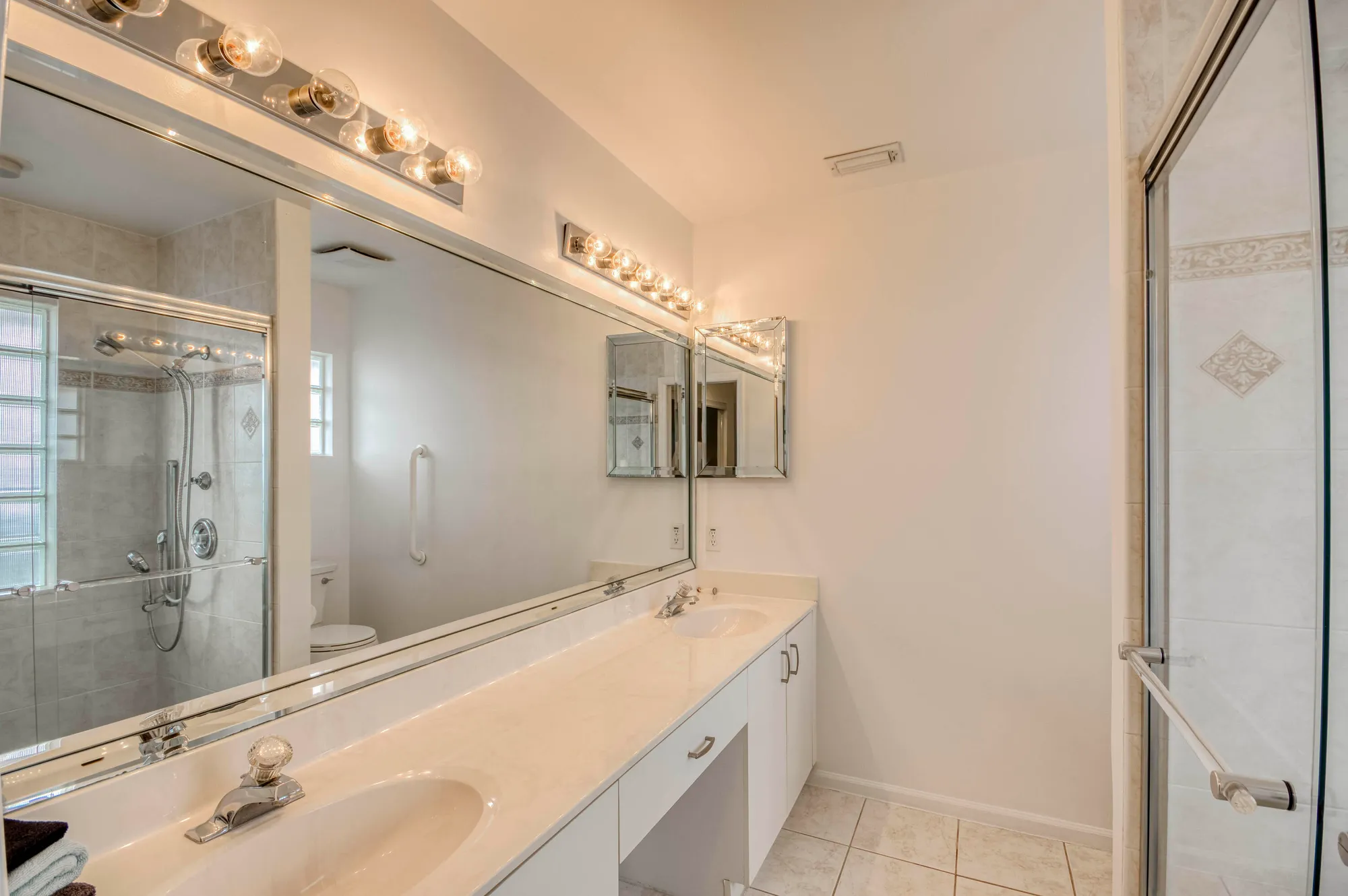 Property Slideshow image 17 of 38 | 5055 robino cir, West Palm Beach, FL, 33417