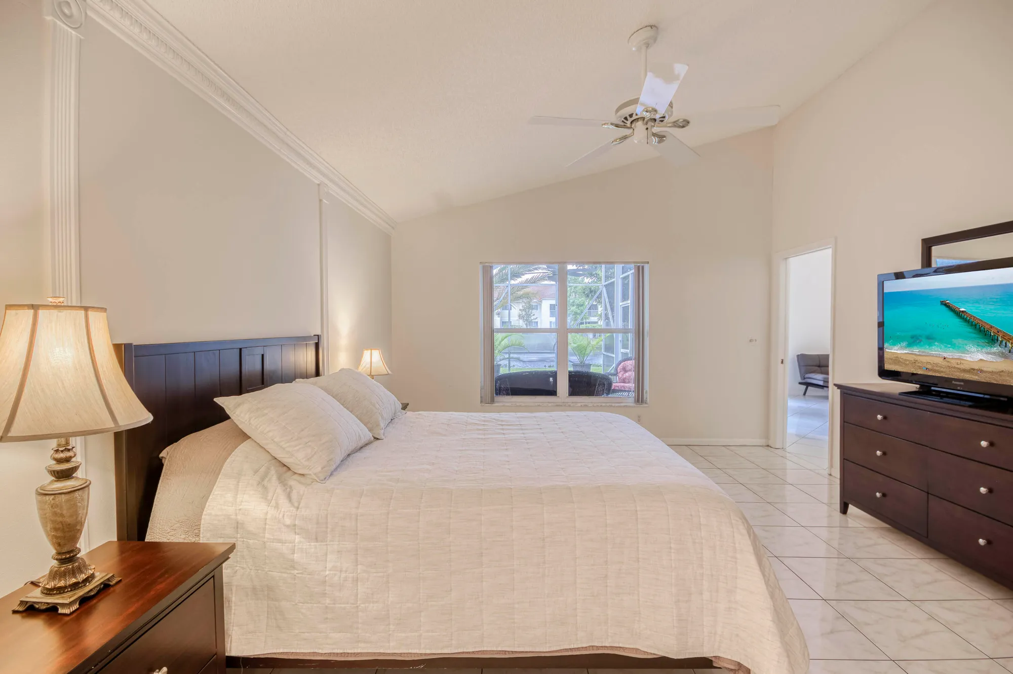 Property Slideshow image 14 of 38 | 5055 robino cir, West Palm Beach, FL, 33417